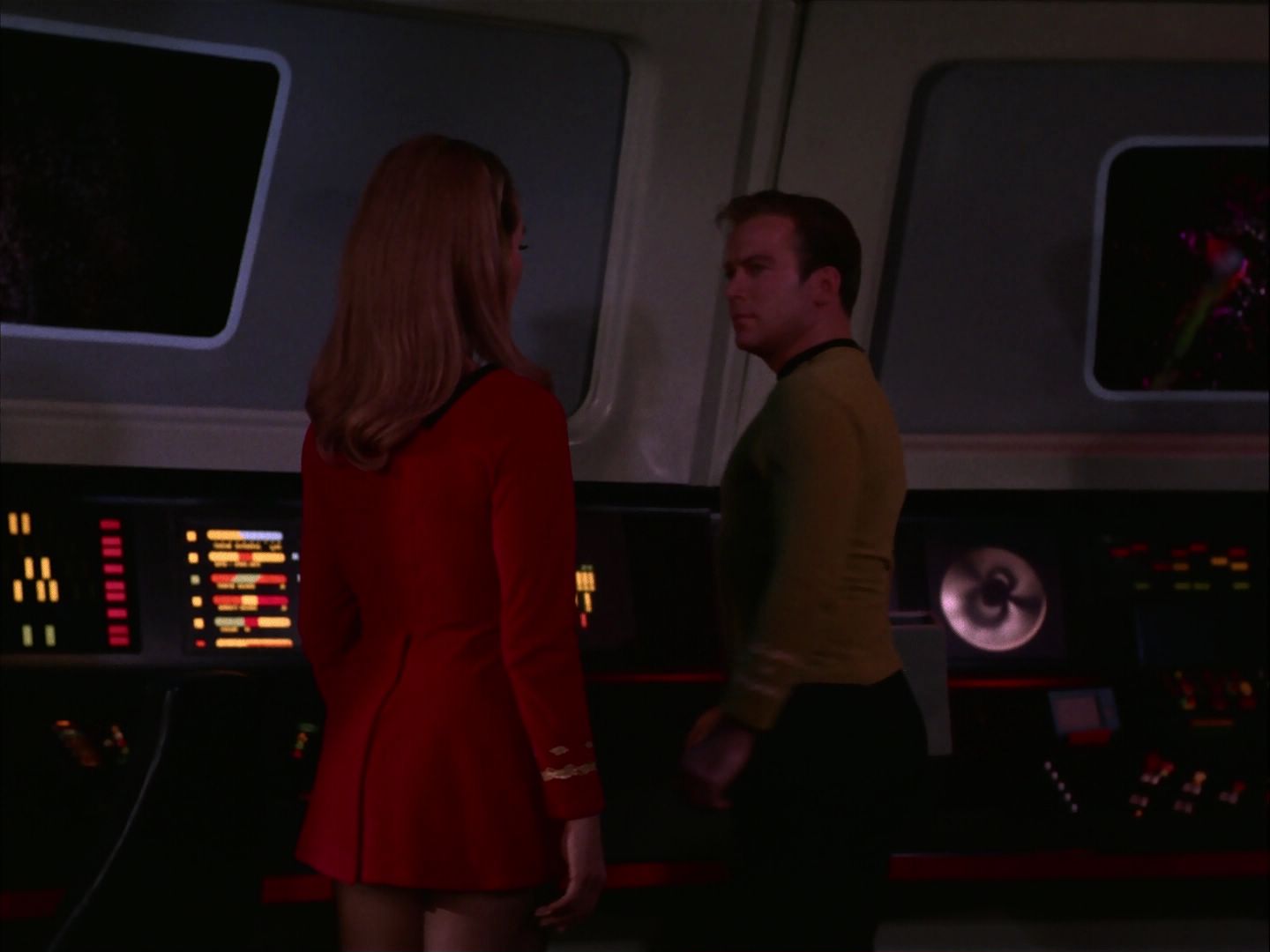 ariane179254_StarTrek_2x20_ReturnToTomorrow_3151.jpg