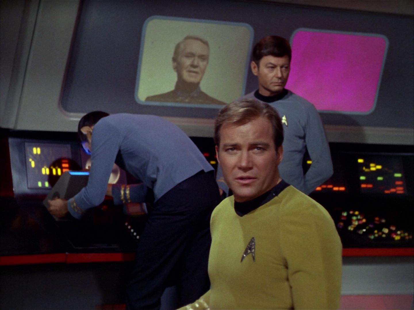 ariane179254_StarTrek_2x21_PatternsOfForce_0020.jpg