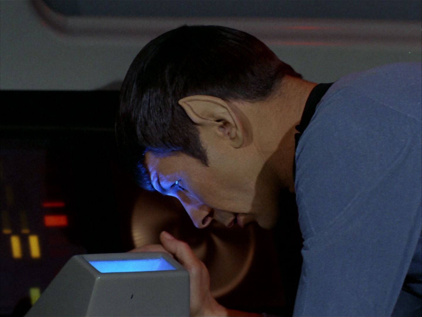 ariane179254_StarTrek_2x21_PatternsOfForce_0058.jpg