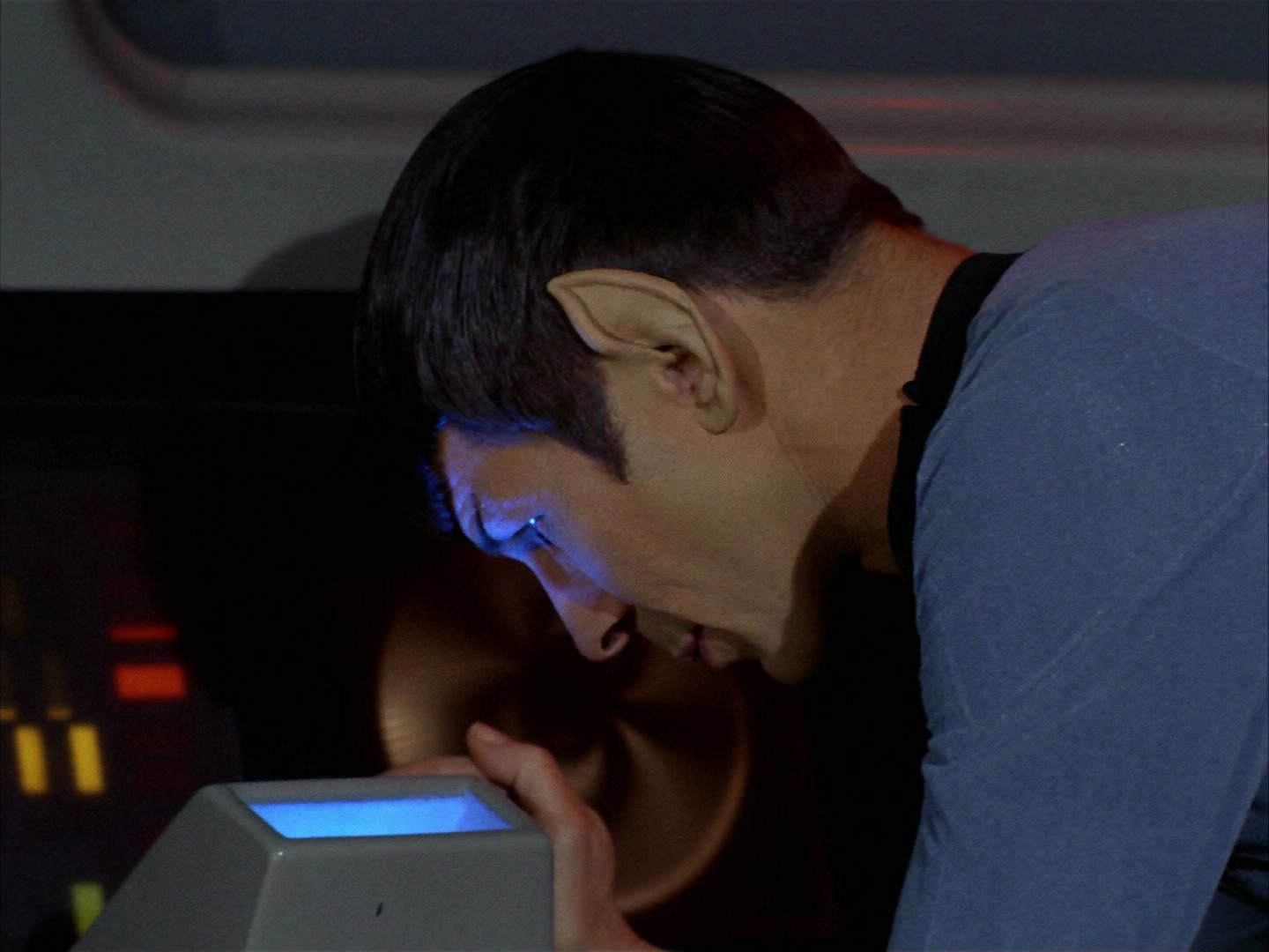 ariane179254_StarTrek_2x21_PatternsOfForce_0068.jpg