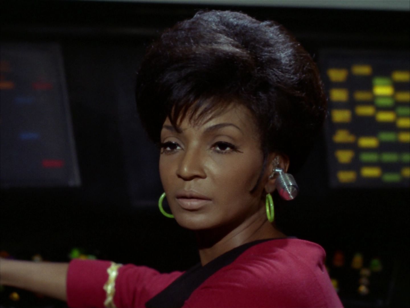 ariane179254_StarTrek_2x21_PatternsOfForce_0084.jpg