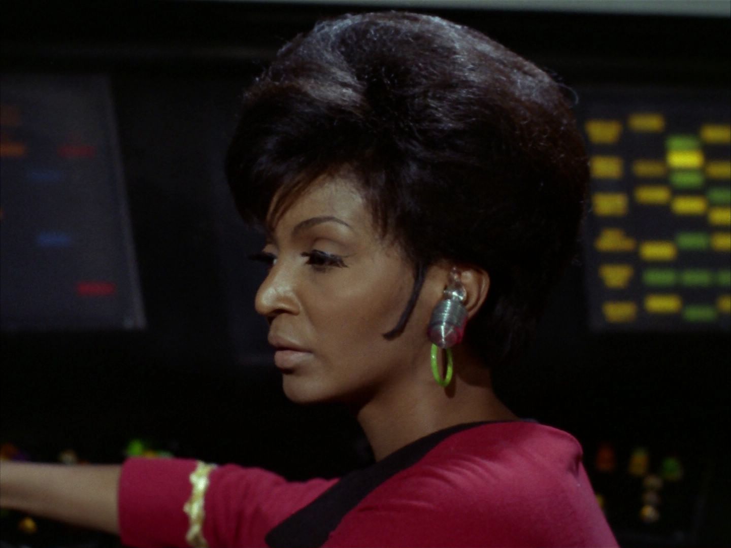ariane179254_StarTrek_2x21_PatternsOfForce_0085.jpg