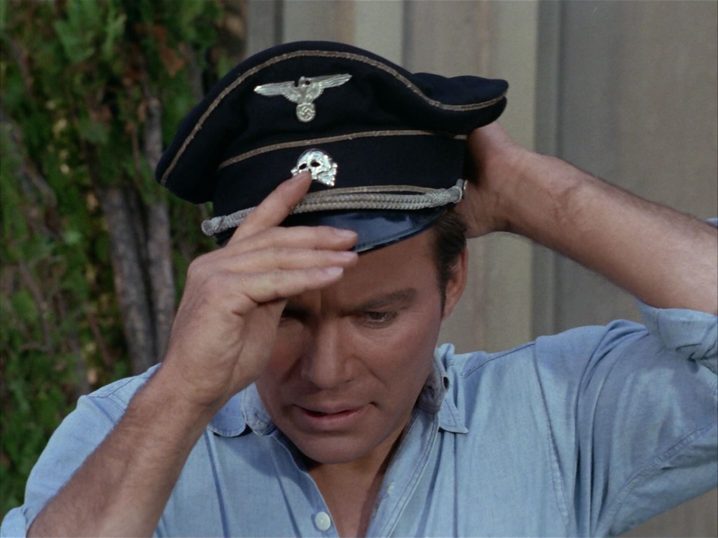 ariane179254_StarTrek_2x21_PatternsOfForce_0561.jpg