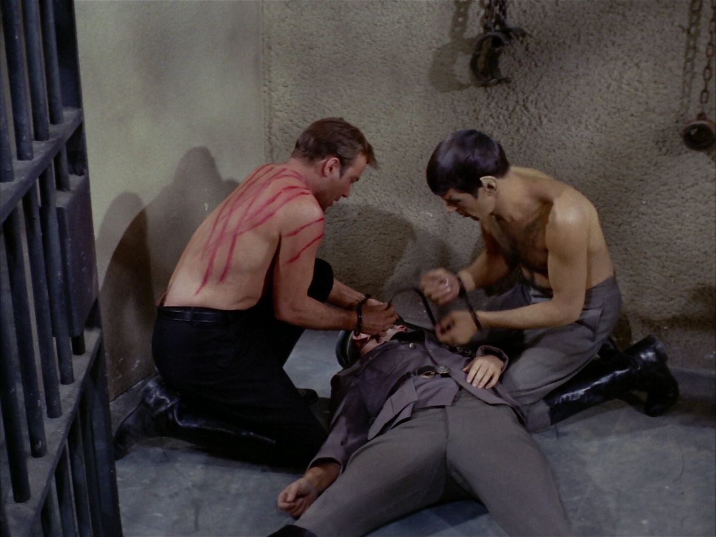 ariane179254_StarTrek_2x21_PatternsOfForce_1238.jpg