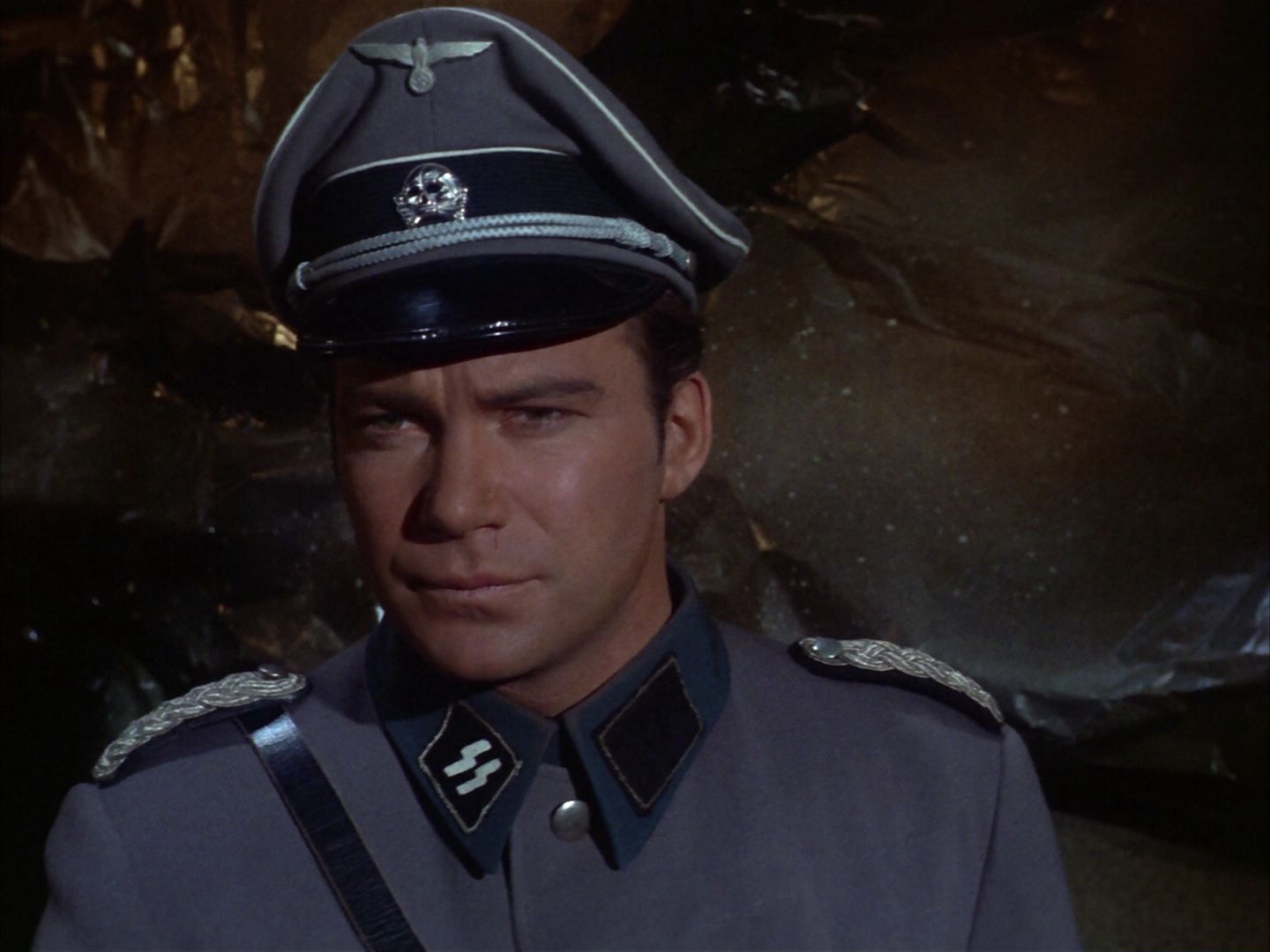 ariane179254_StarTrek_2x21_PatternsOfForce_1568.jpg