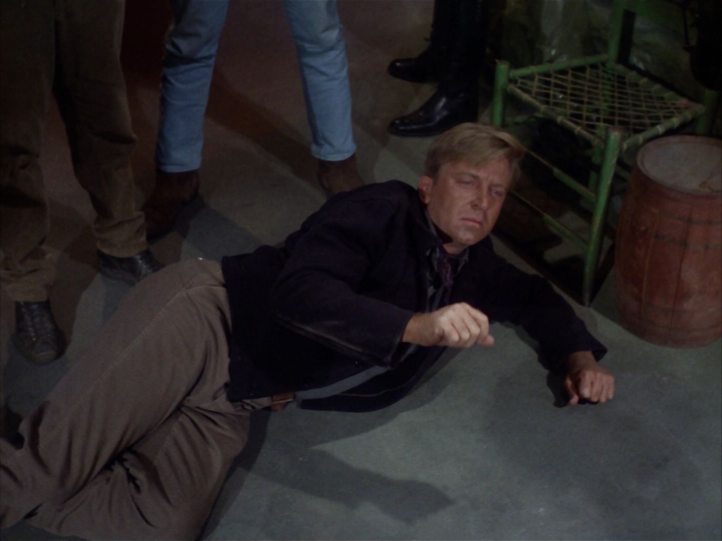 ariane179254_StarTrek_2x21_PatternsOfForce_1661.jpg