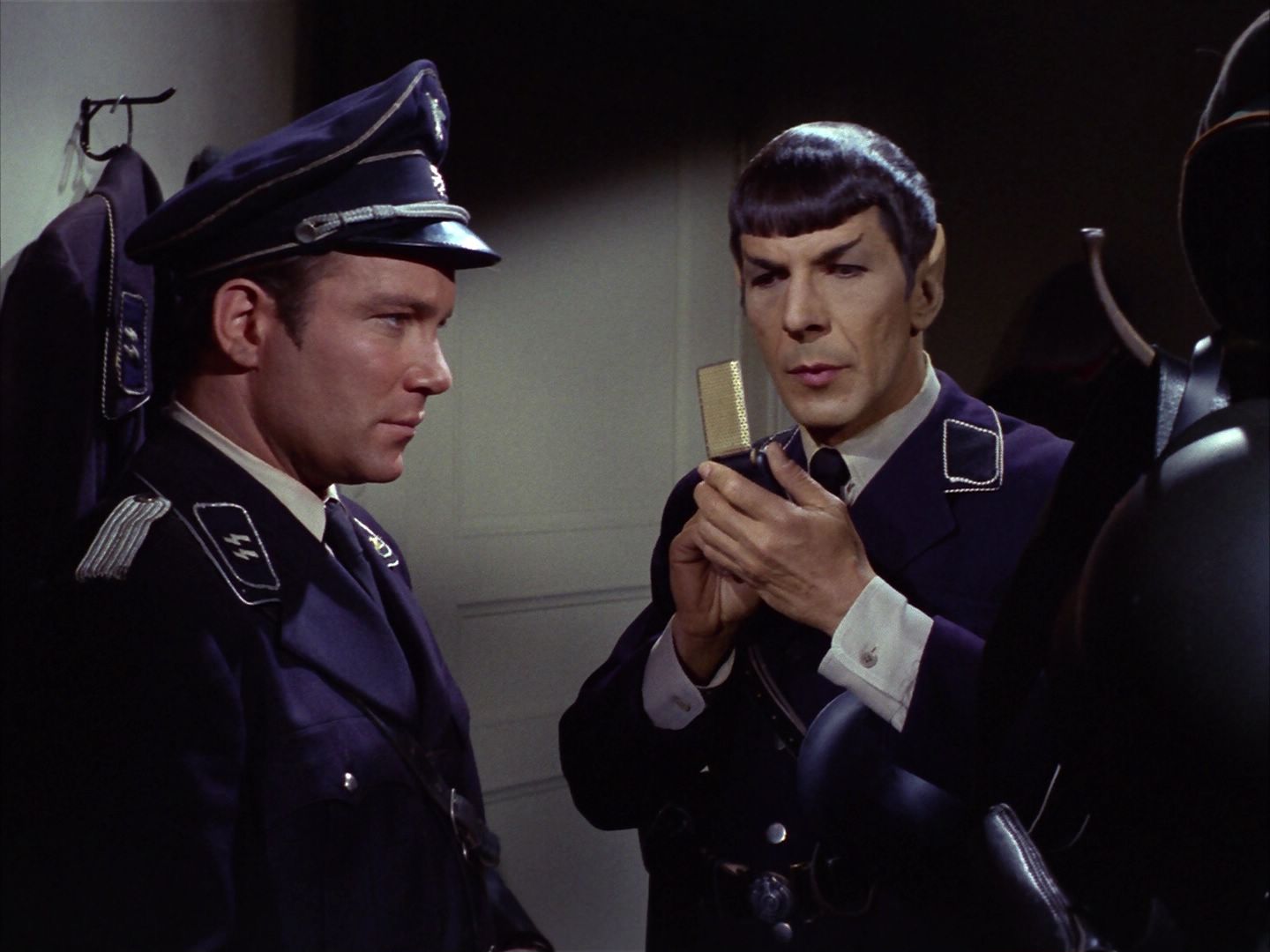 ariane179254_StarTrek_2x21_PatternsOfForce_2078.jpg
