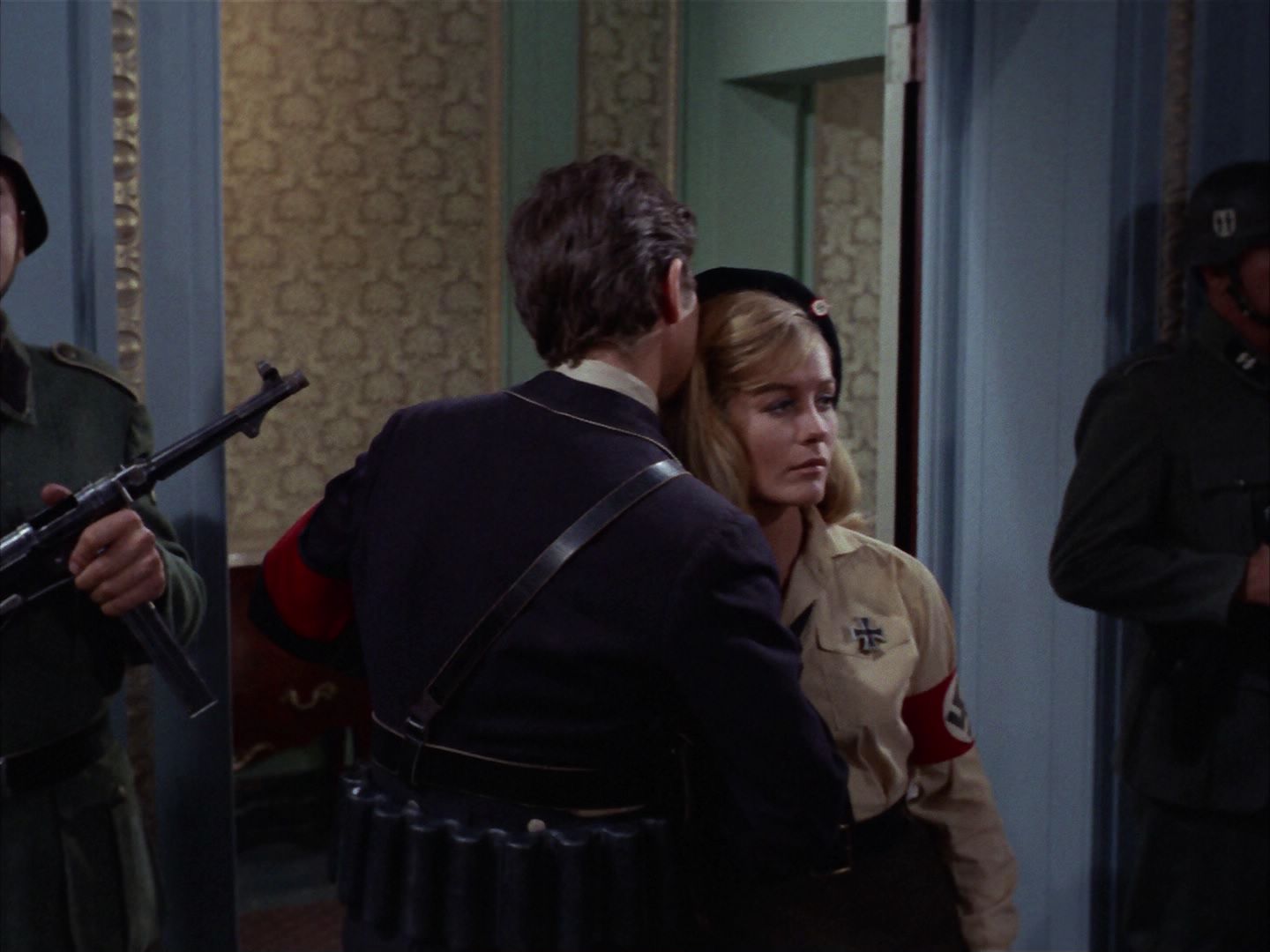 ariane179254_StarTrek_2x21_PatternsOfForce_2123.jpg