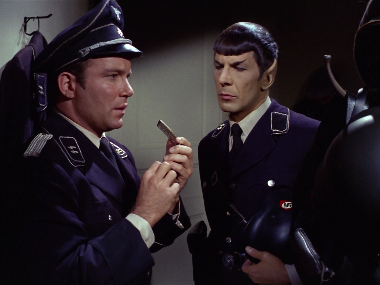 ariane179254_StarTrek_2x21_PatternsOfForce_2127.jpg