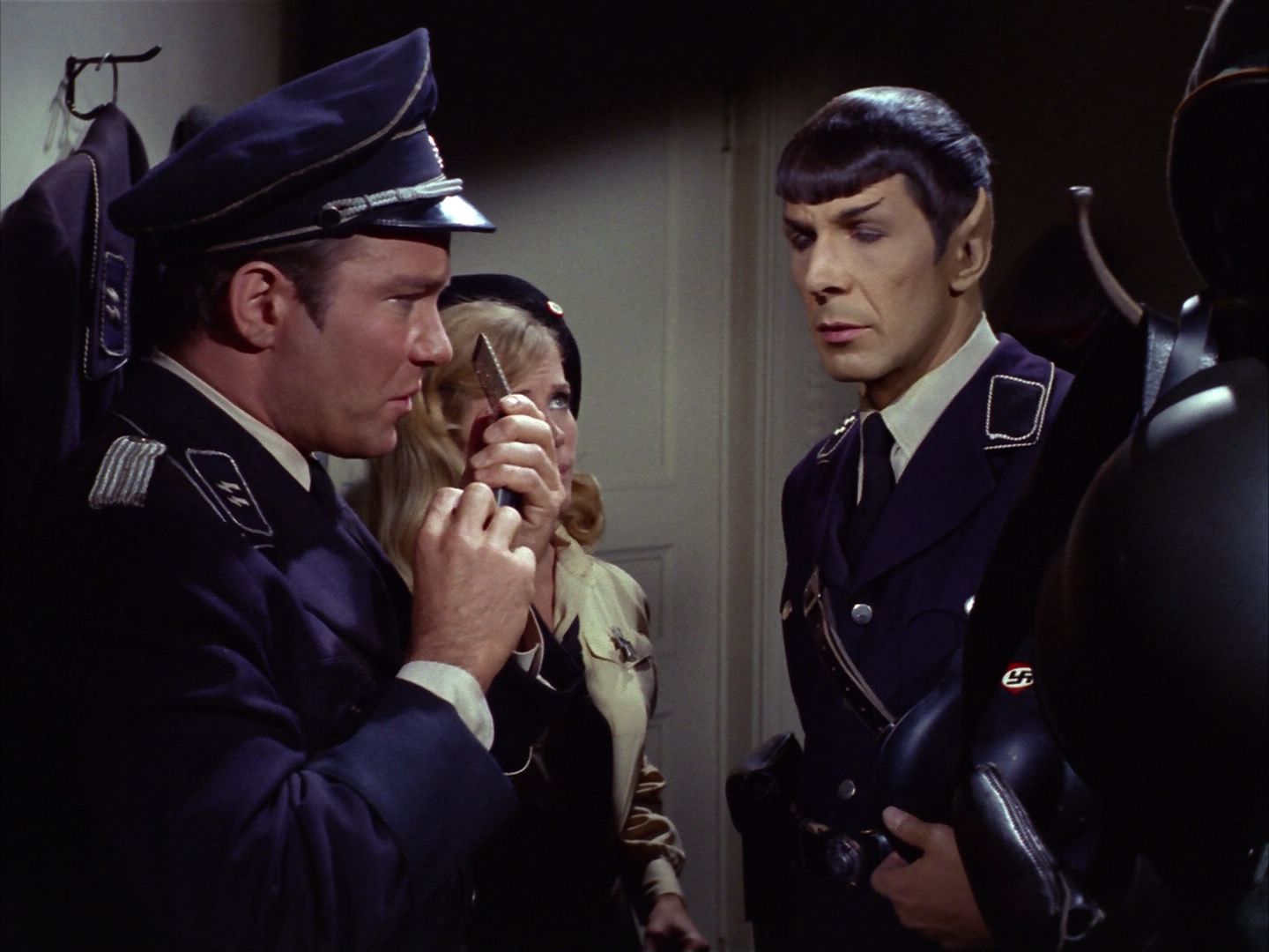 ariane179254_StarTrek_2x21_PatternsOfForce_2150.jpg