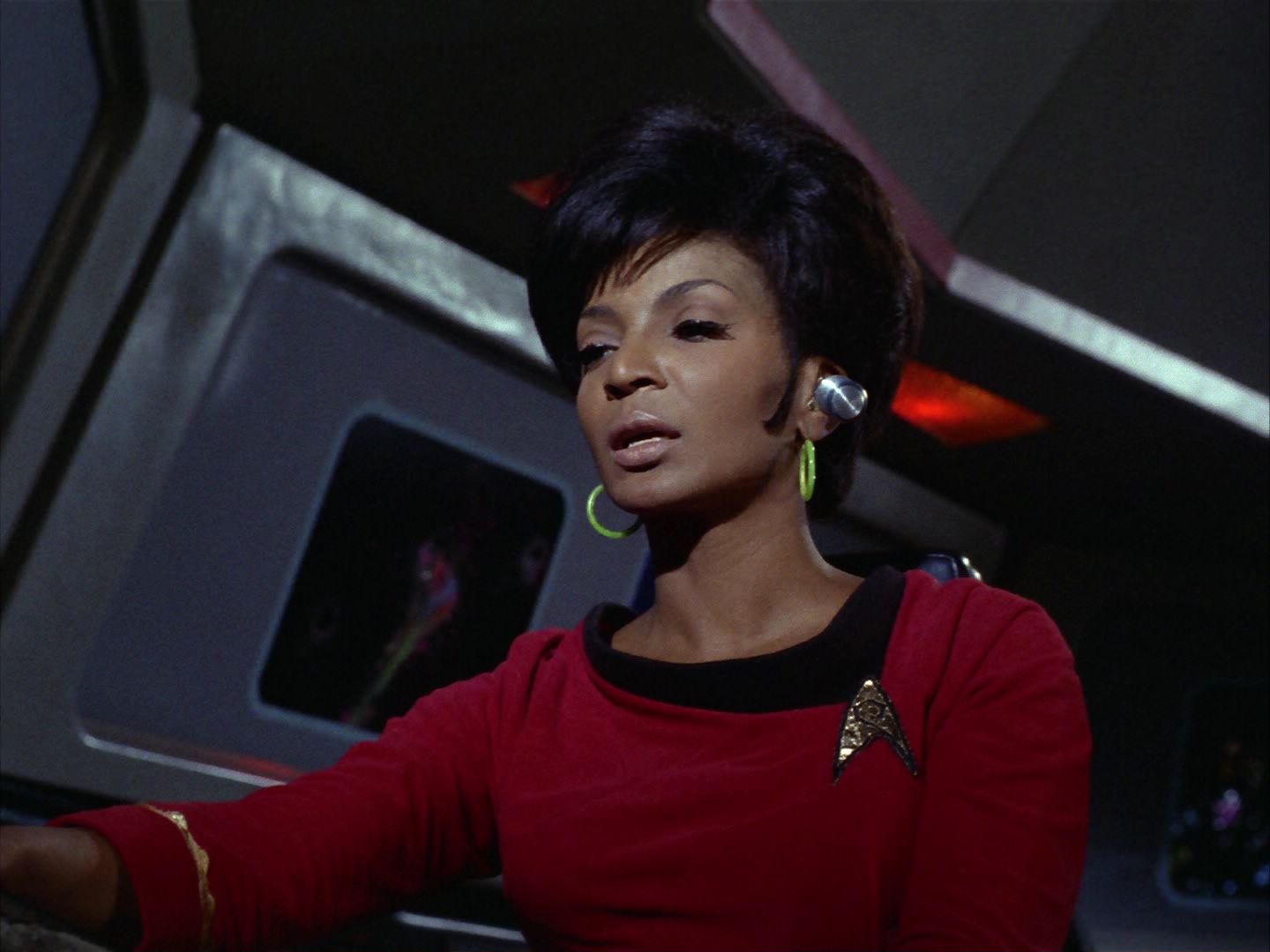 ariane179254_StarTrek_2x21_PatternsOfForce_2151.jpg