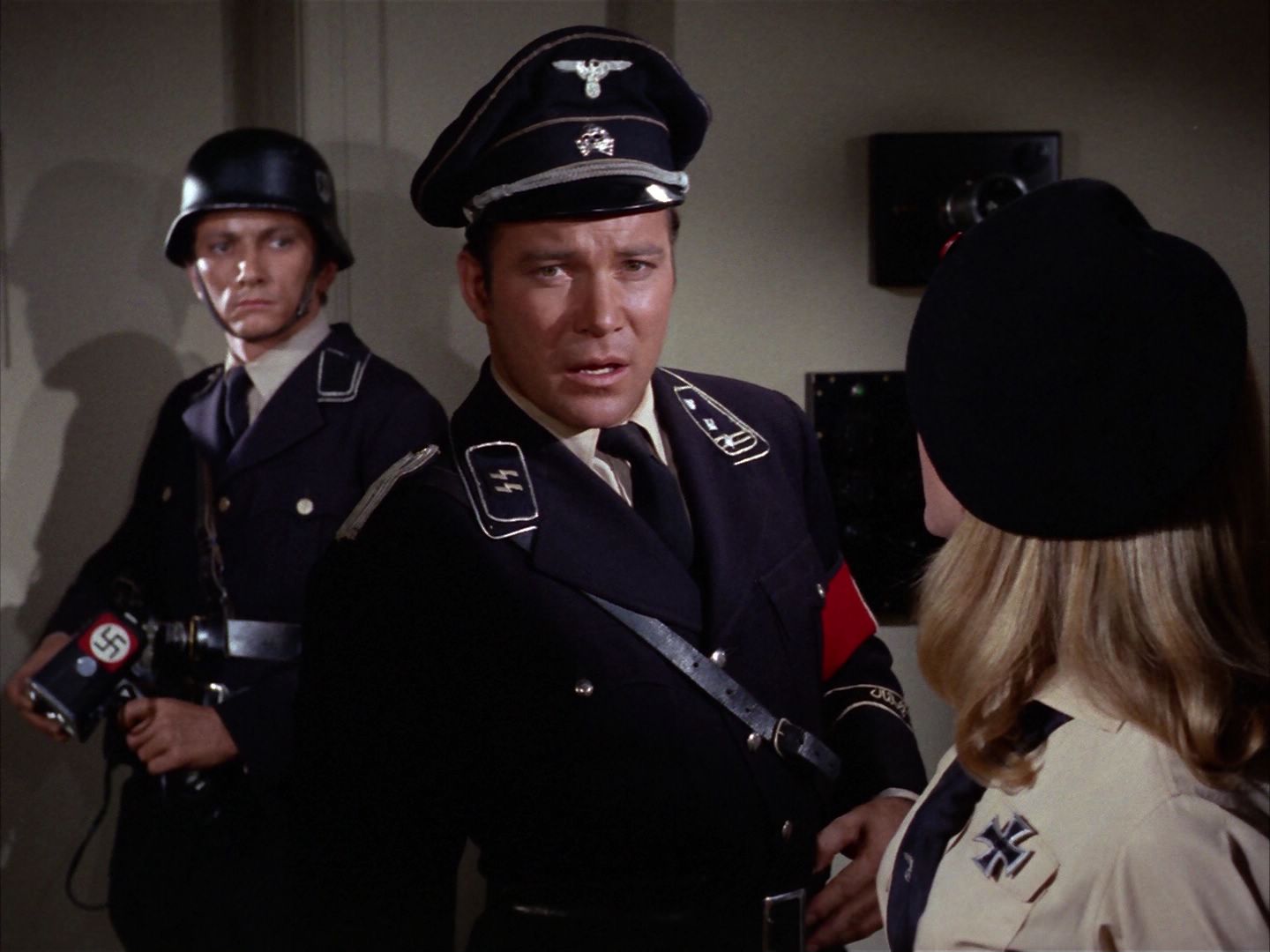 ariane179254_StarTrek_2x21_PatternsOfForce_2576.jpg