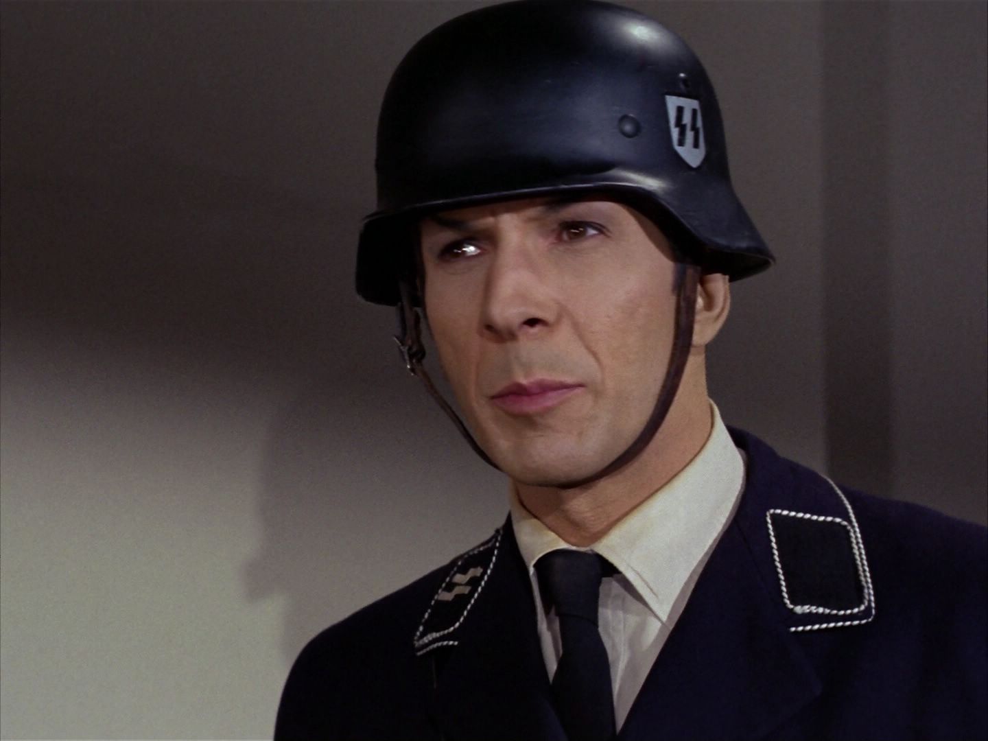 ariane179254_StarTrek_2x21_PatternsOfForce_2588.jpg