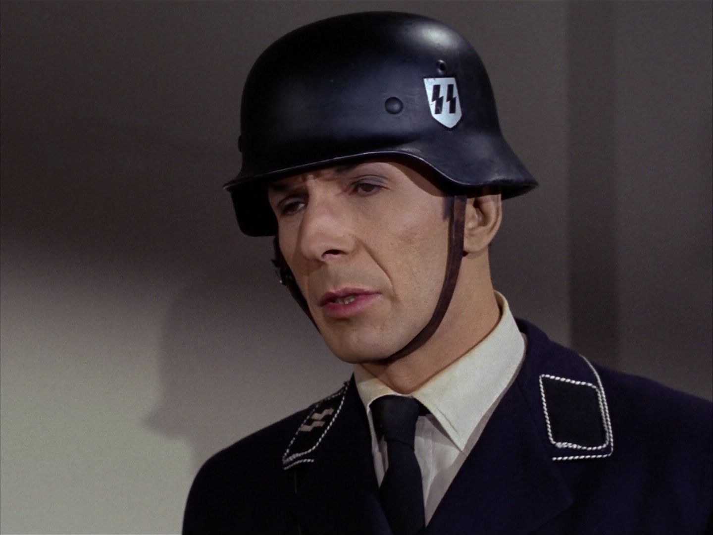 ariane179254_StarTrek_2x21_PatternsOfForce_2648.jpg