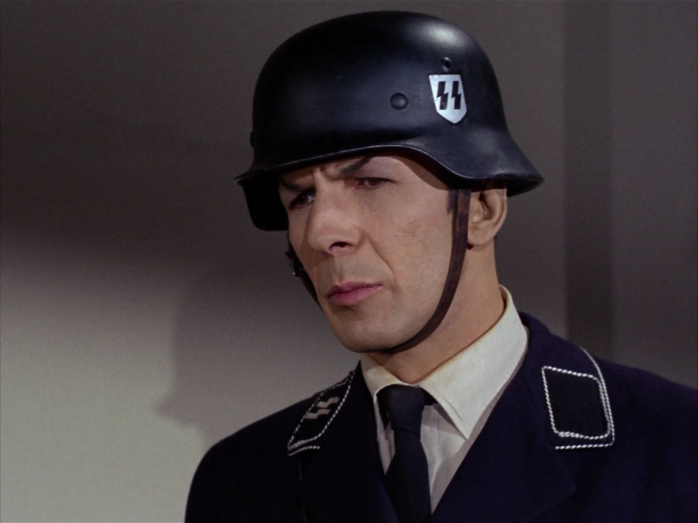 ariane179254_StarTrek_2x21_PatternsOfForce_2664.jpg