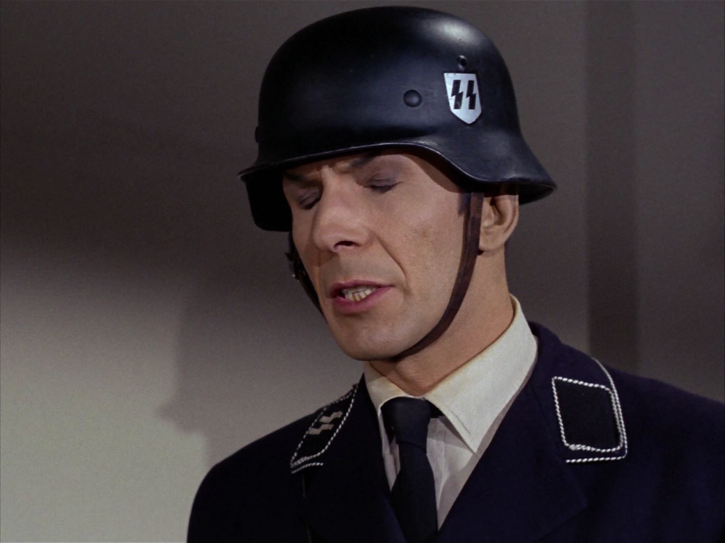 ariane179254_StarTrek_2x21_PatternsOfForce_2666.jpg