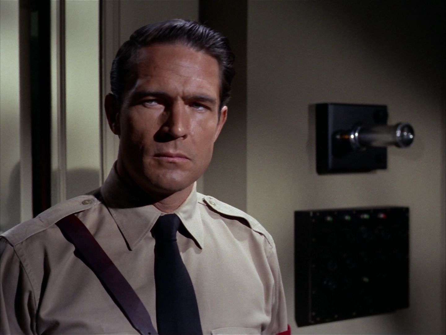 ariane179254_StarTrek_2x21_PatternsOfForce_2785.jpg