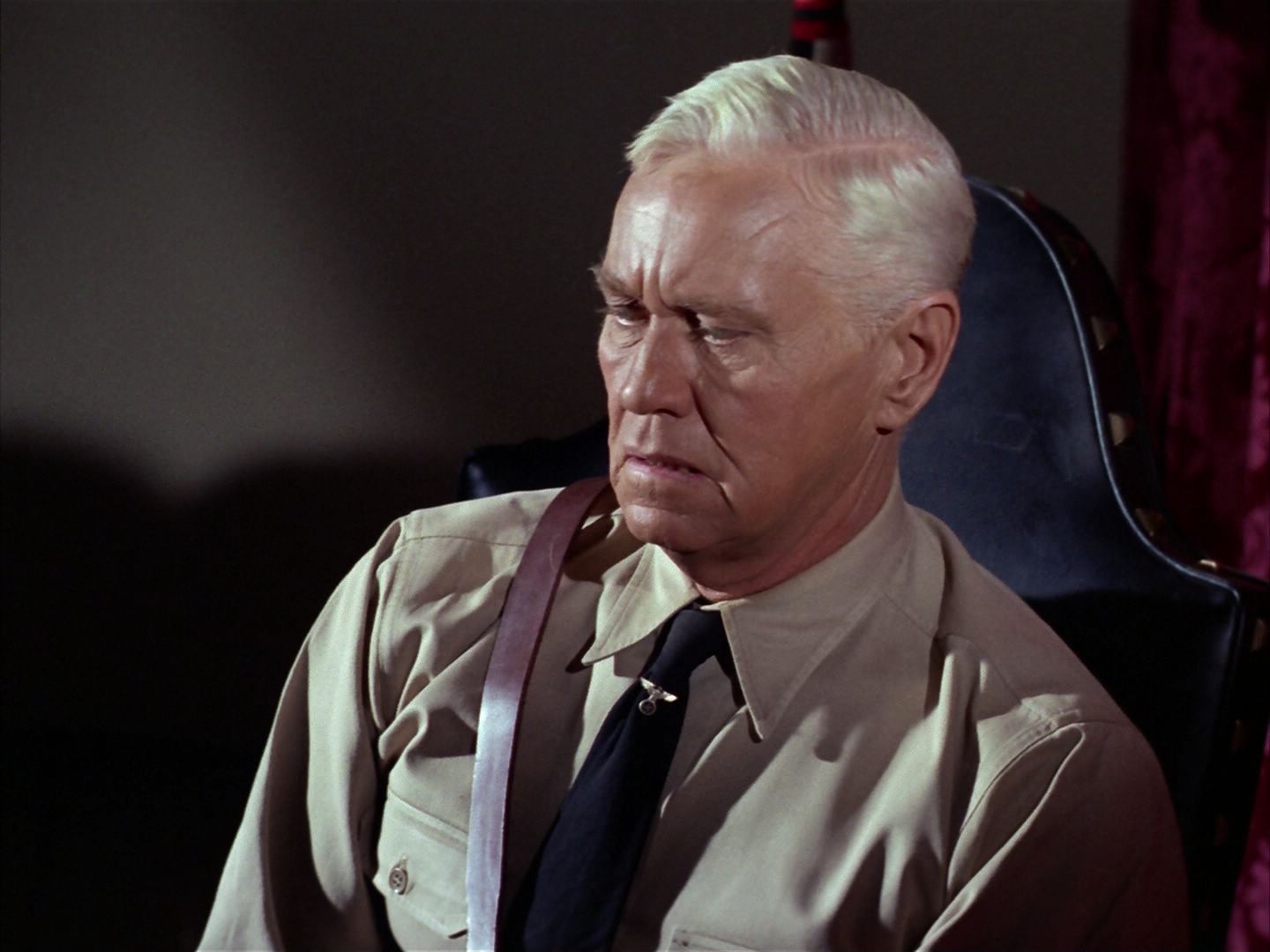 ariane179254_StarTrek_2x21_PatternsOfForce_2907.jpg