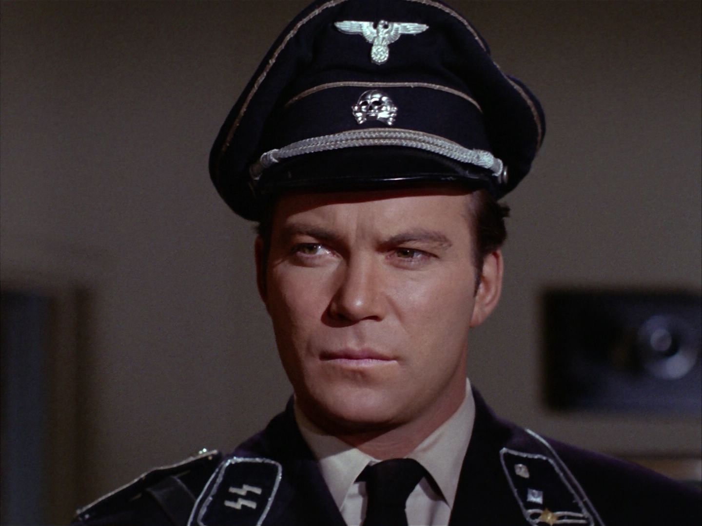 ariane179254_StarTrek_2x21_PatternsOfForce_3107.jpg