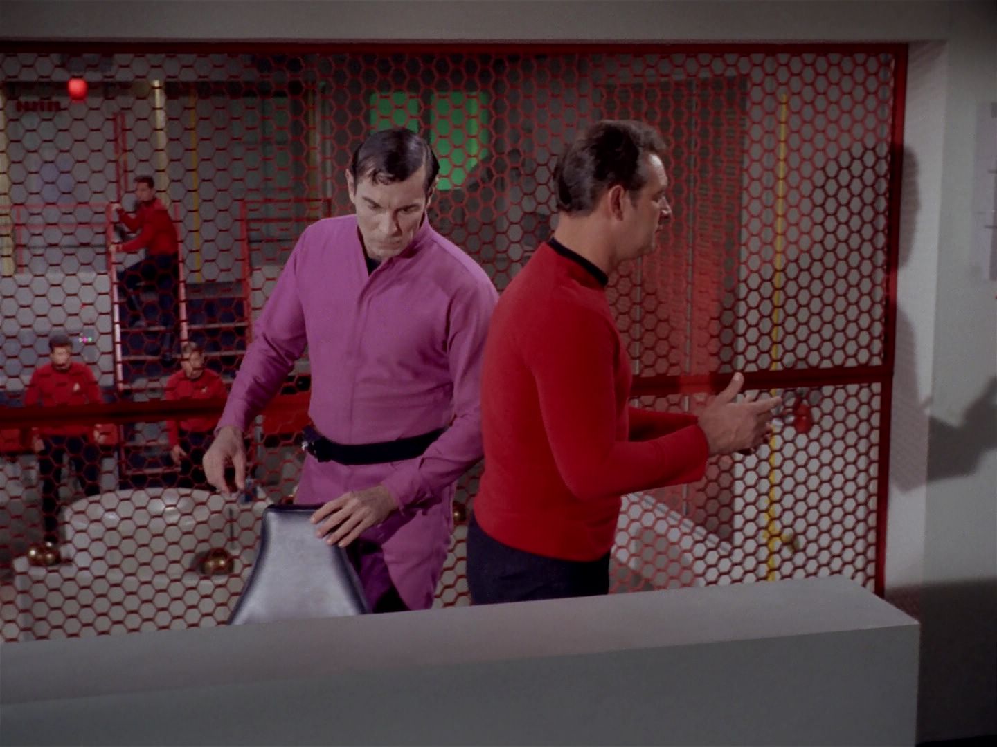 ariane179254_StarTrek_2x22_ByAnyOtherName_0322.jpg