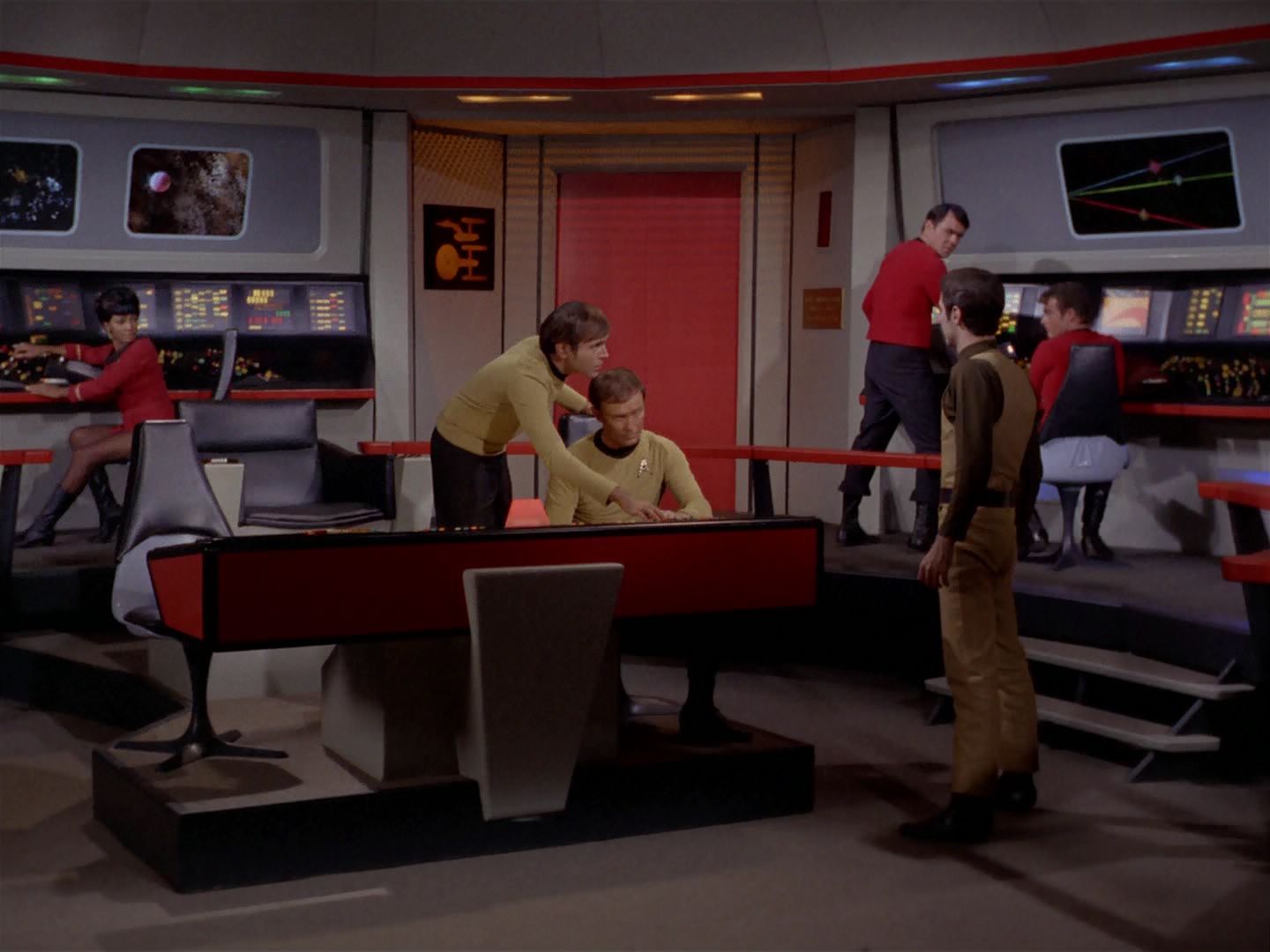ariane179254_StarTrek_2x22_ByAnyOtherName_0347.jpg