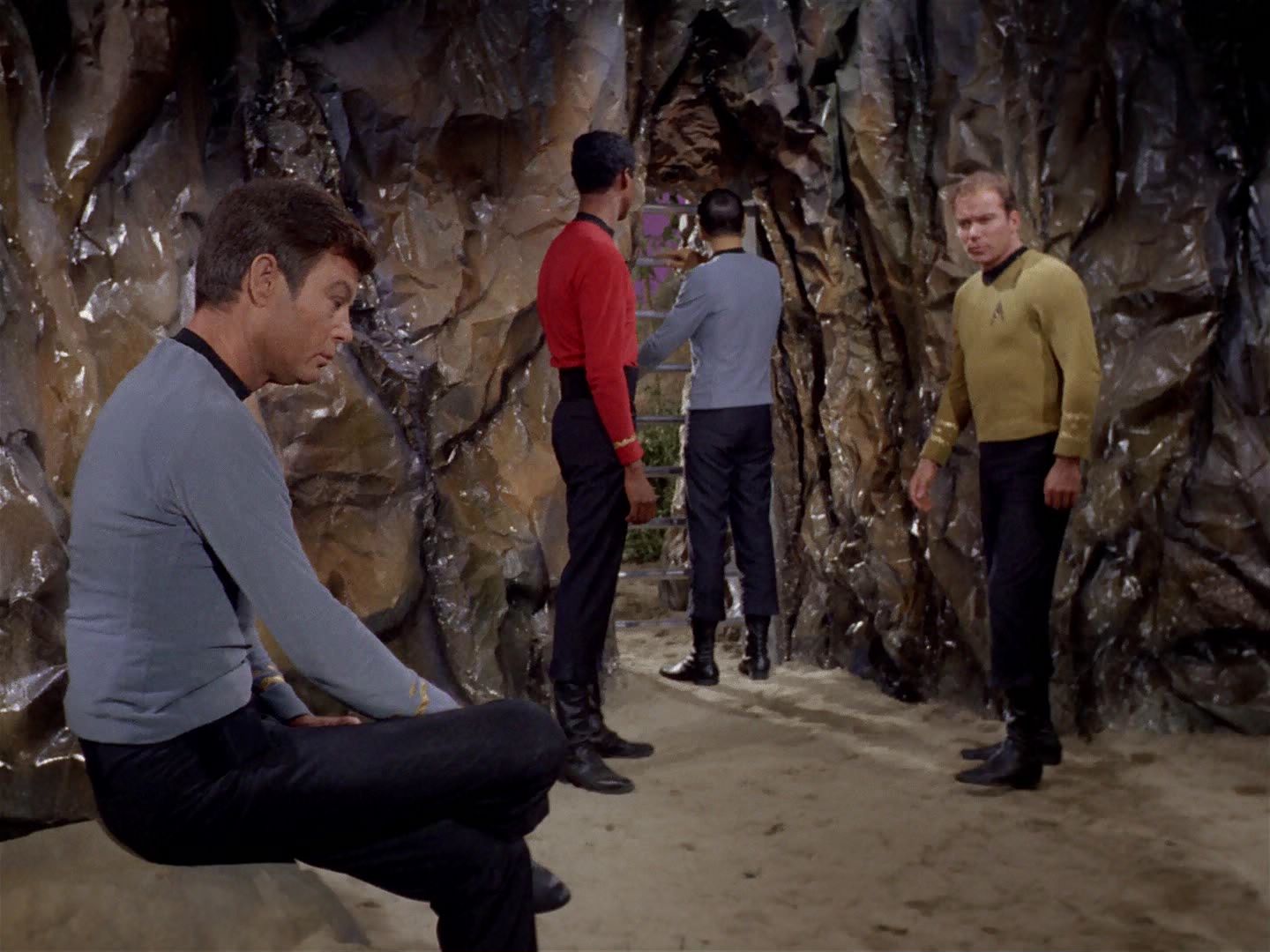 ariane179254_StarTrek_2x22_ByAnyOtherName_0615.jpg