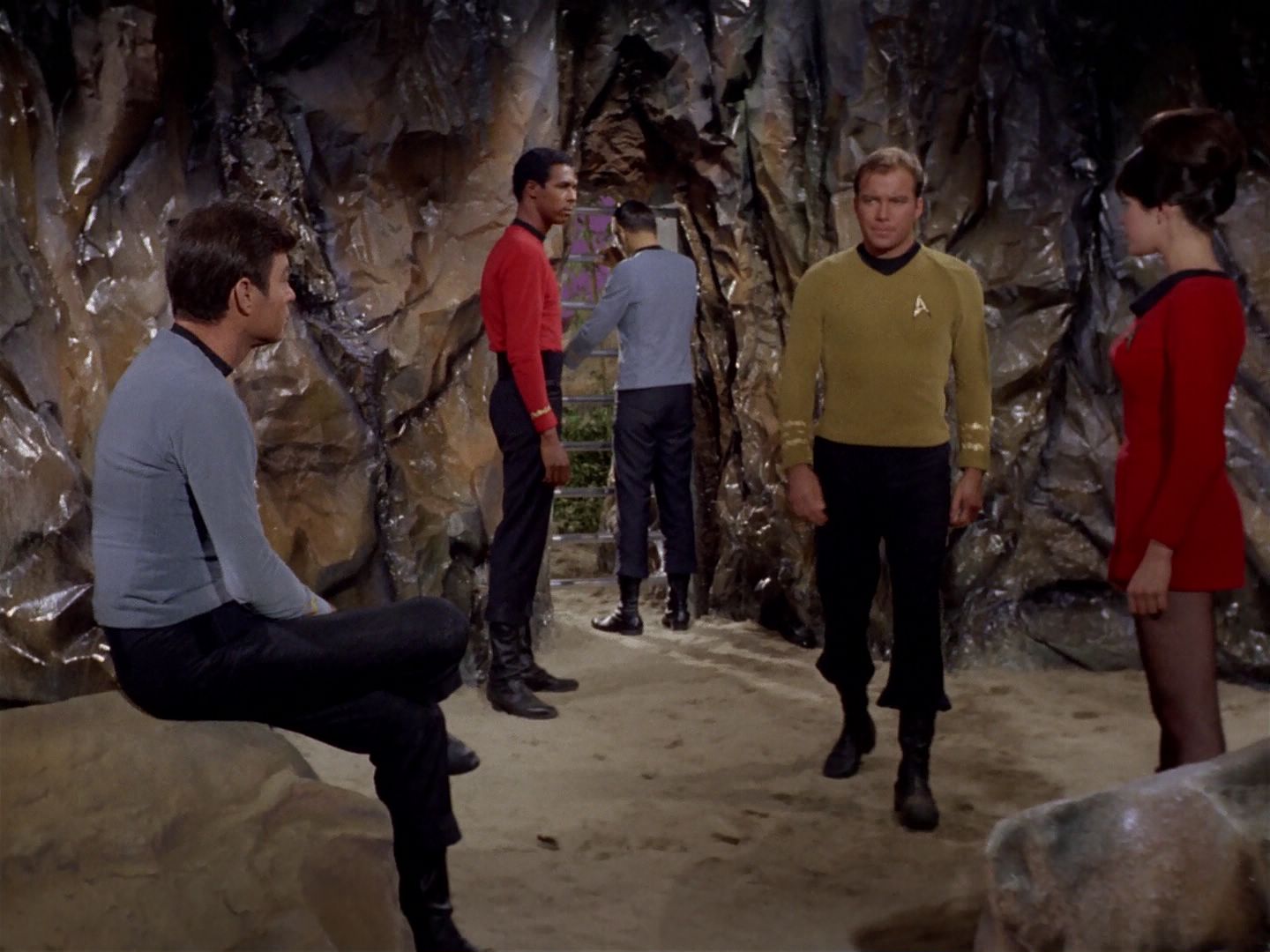 ariane179254_StarTrek_2x22_ByAnyOtherName_0617.jpg