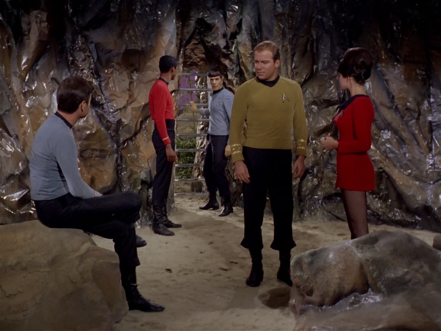 ariane179254_StarTrek_2x22_ByAnyOtherName_0625.jpg