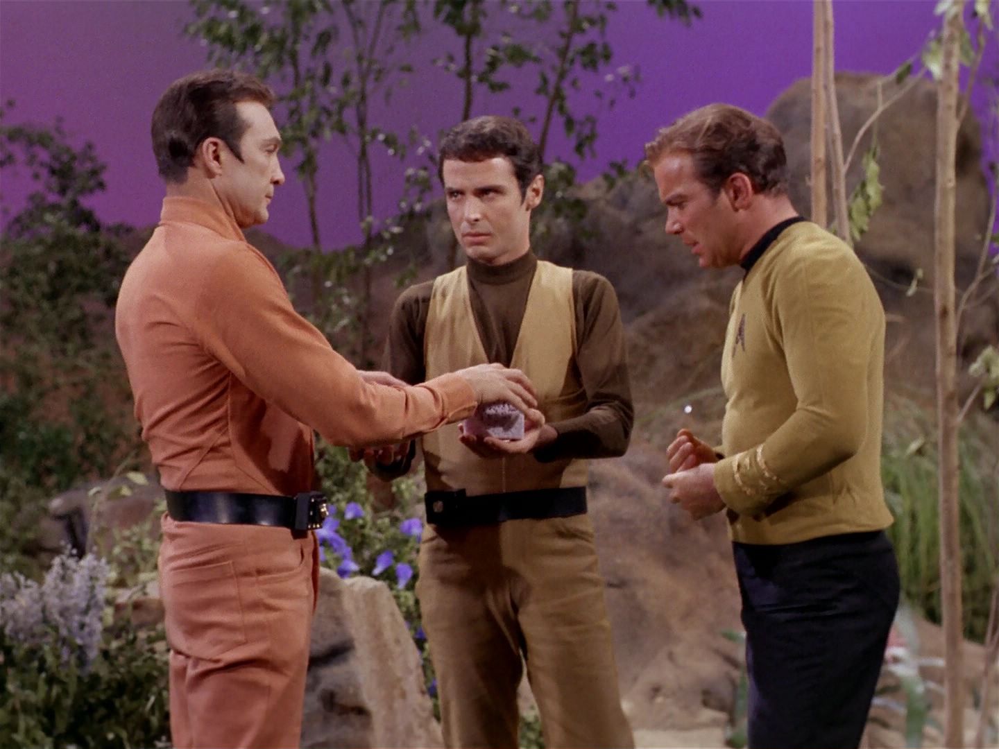 ariane179254_StarTrek_2x22_ByAnyOtherName_0899.jpg