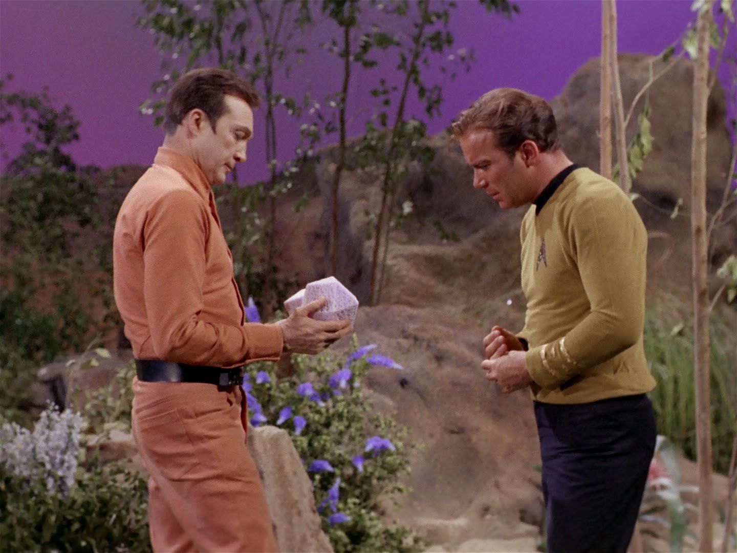 ariane179254_StarTrek_2x22_ByAnyOtherName_0902.jpg