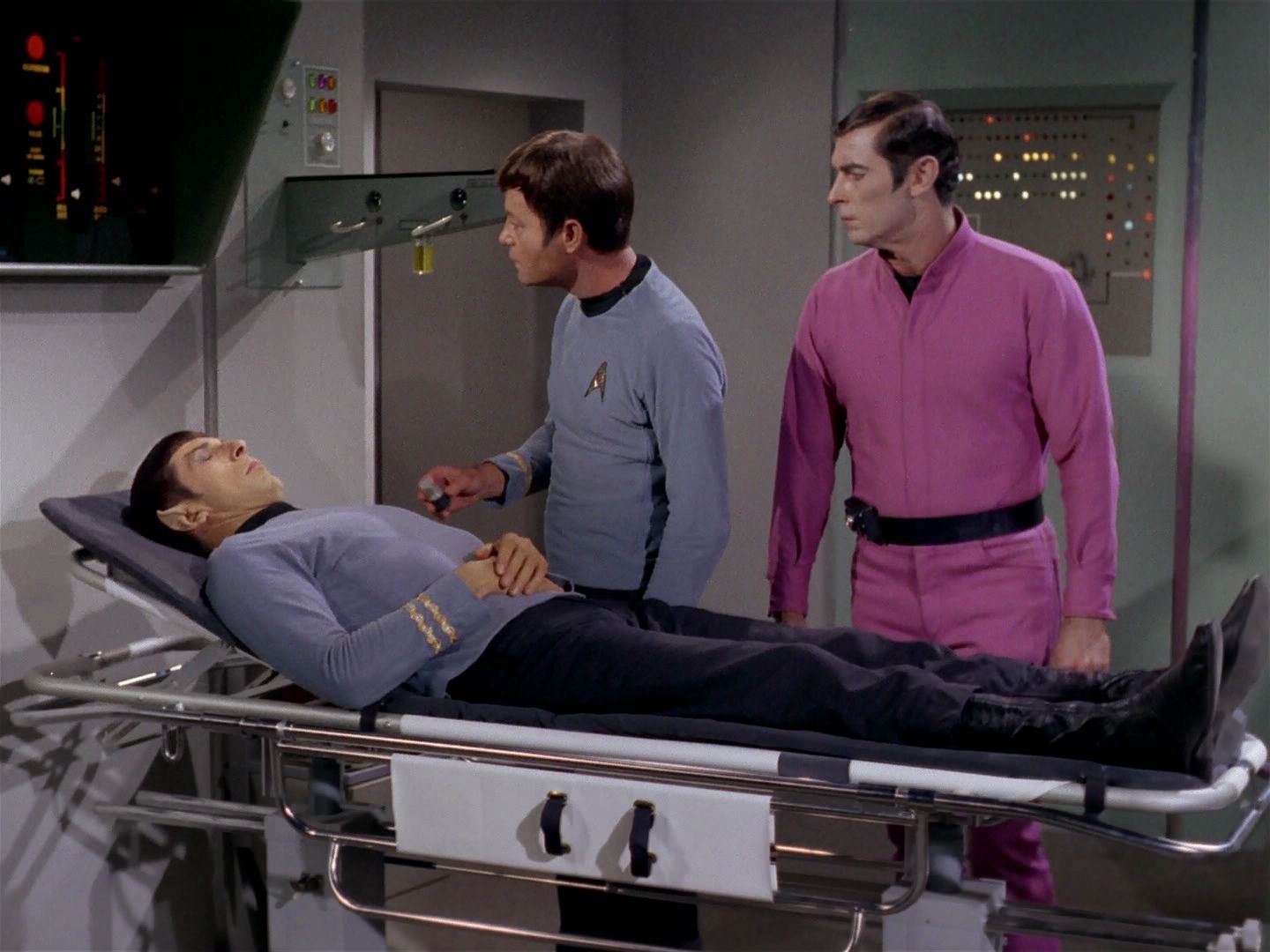 ariane179254_StarTrek_2x22_ByAnyOtherName_1267.jpg