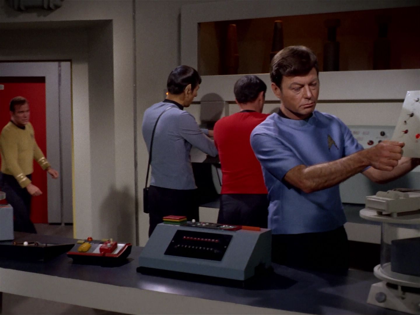 ariane179254_StarTrek_2x22_ByAnyOtherName_1473.jpg