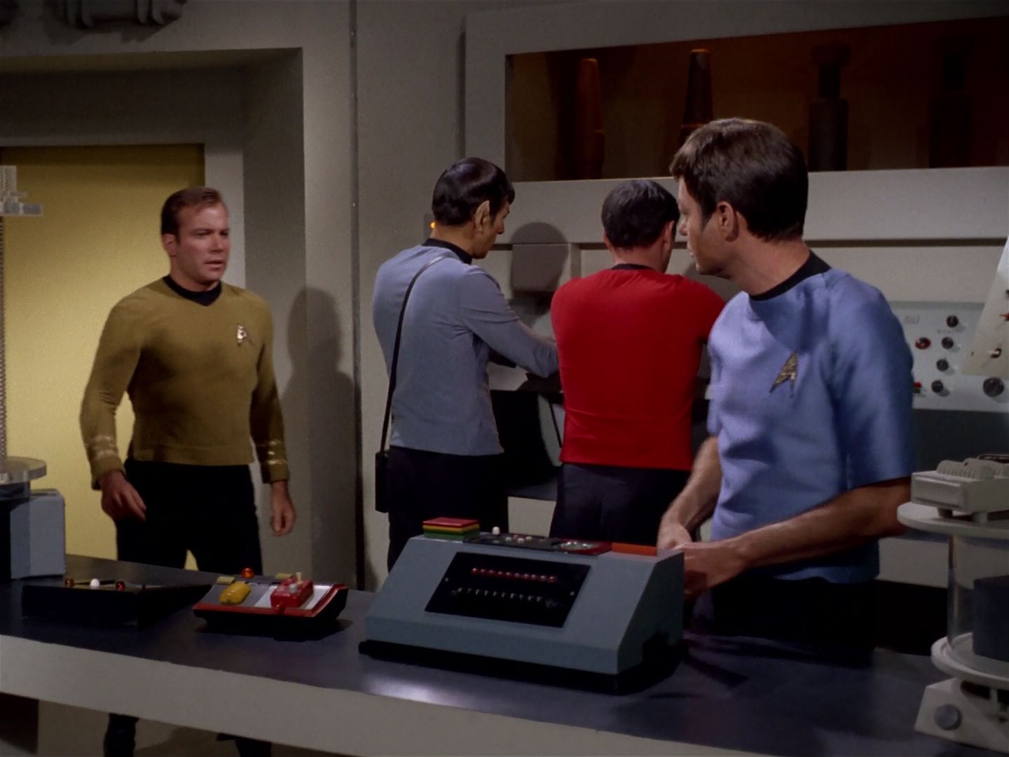 ariane179254_StarTrek_2x22_ByAnyOtherName_1475.jpg