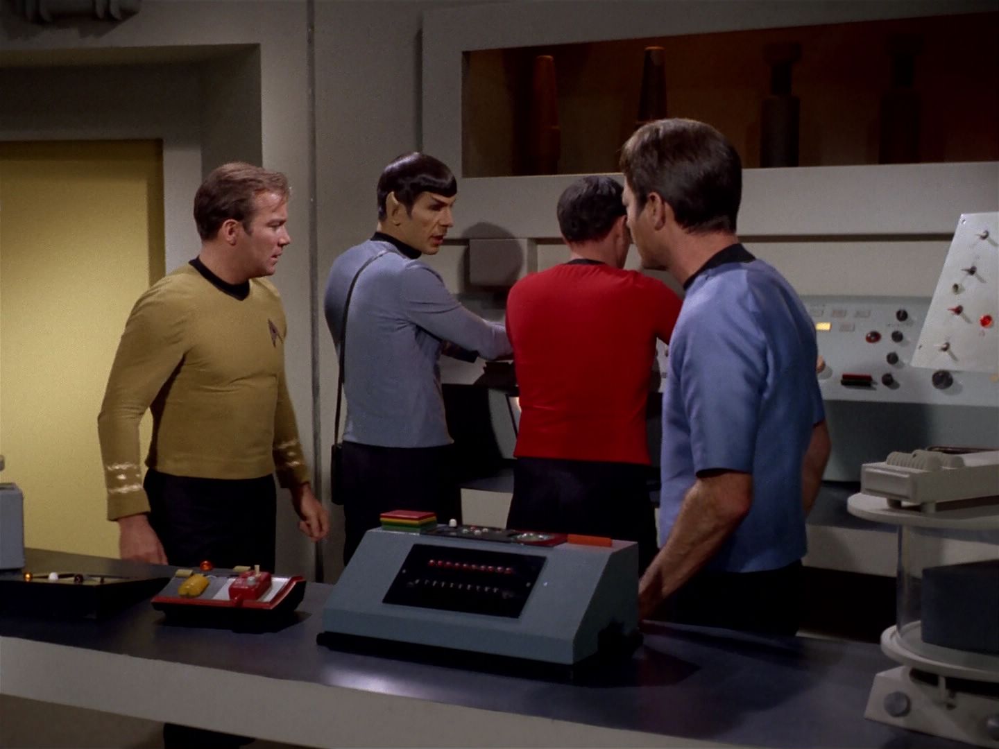 ariane179254_StarTrek_2x22_ByAnyOtherName_1476.jpg