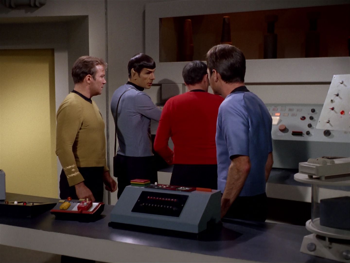 ariane179254_StarTrek_2x22_ByAnyOtherName_1478.jpg
