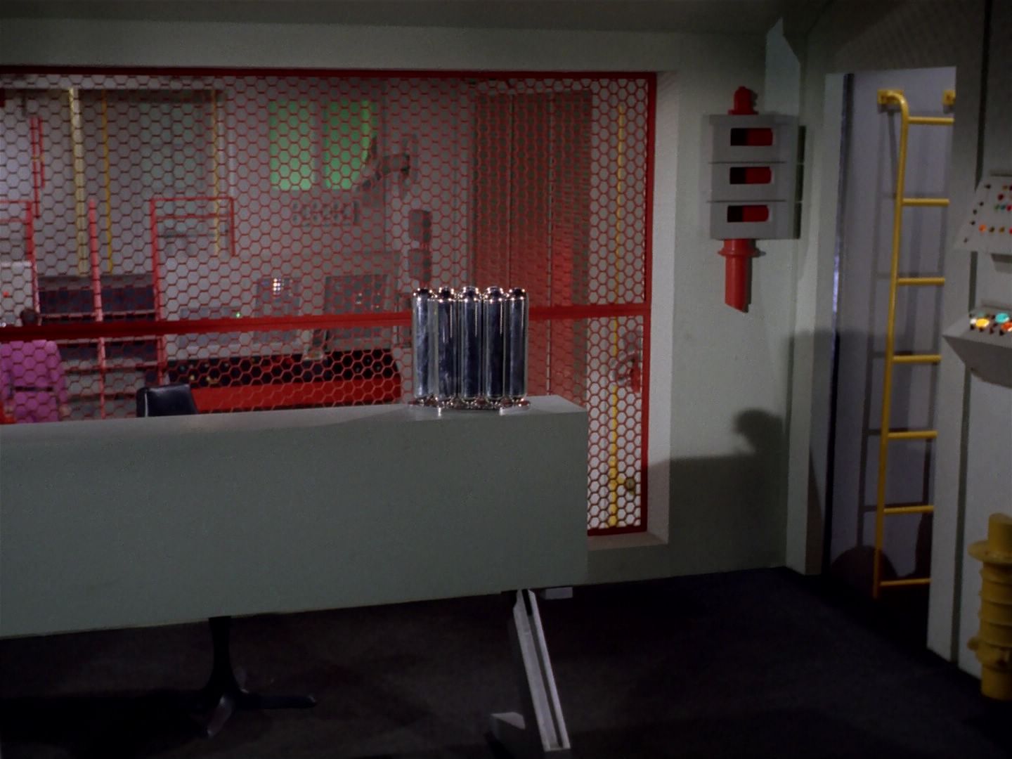 ariane179254_StarTrek_2x22_ByAnyOtherName_1485.jpg