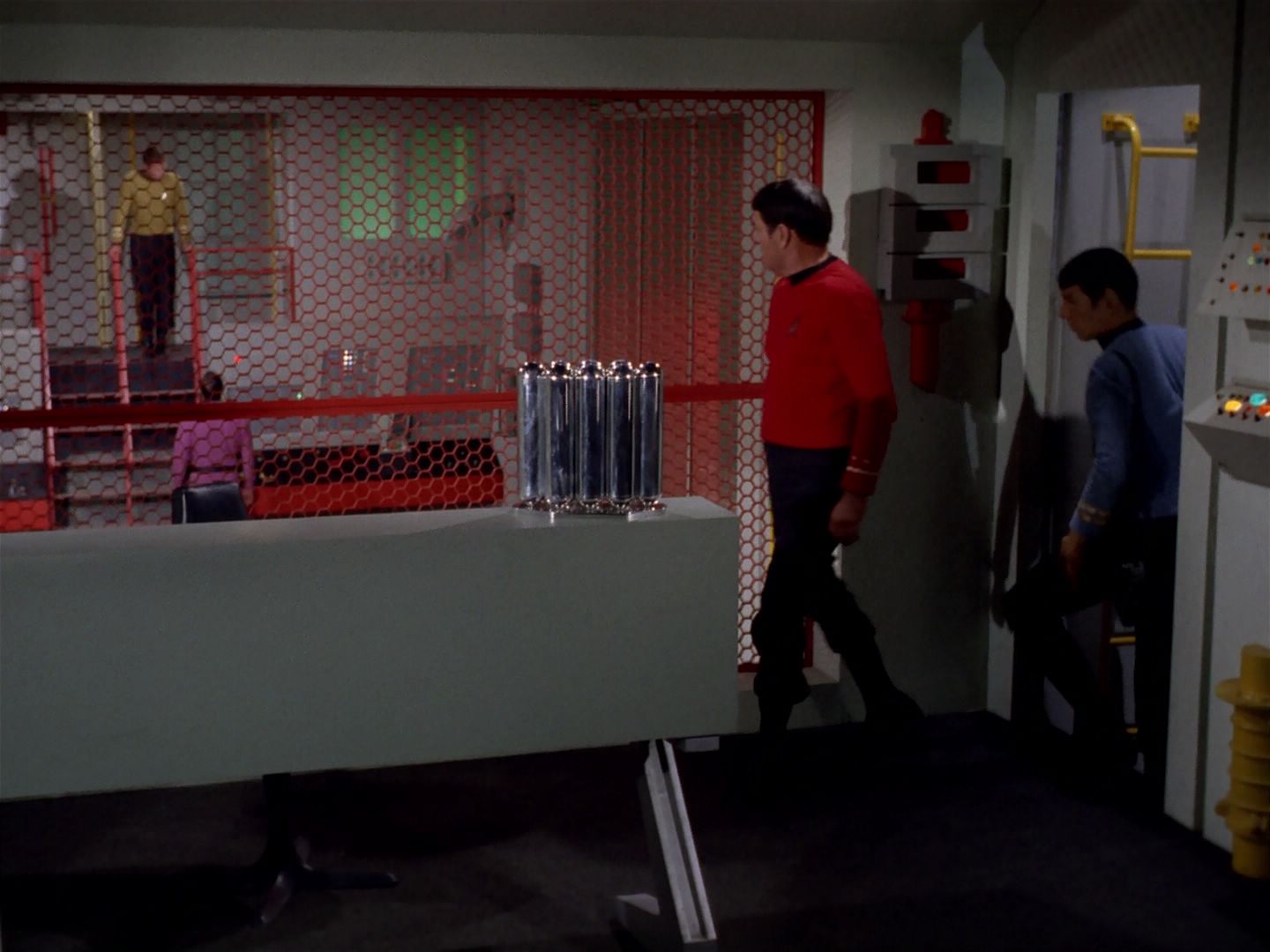 ariane179254_StarTrek_2x22_ByAnyOtherName_1495.jpg