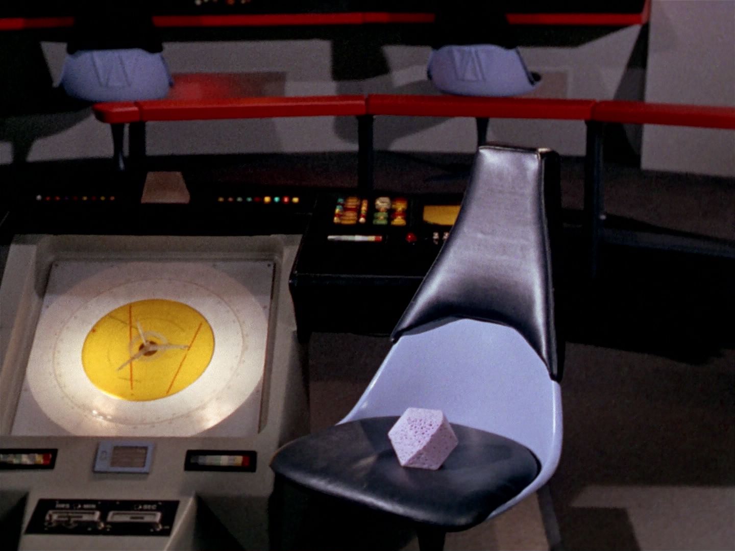 ariane179254_StarTrek_2x22_ByAnyOtherName_1878.jpg