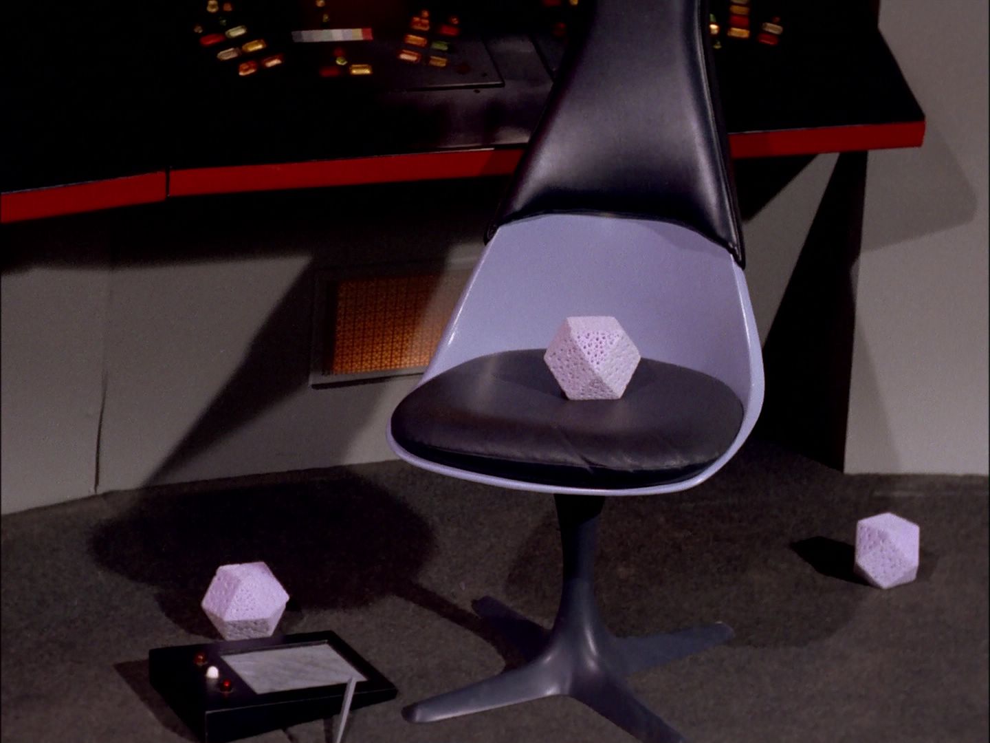 ariane179254_StarTrek_2x22_ByAnyOtherName_1889.jpg
