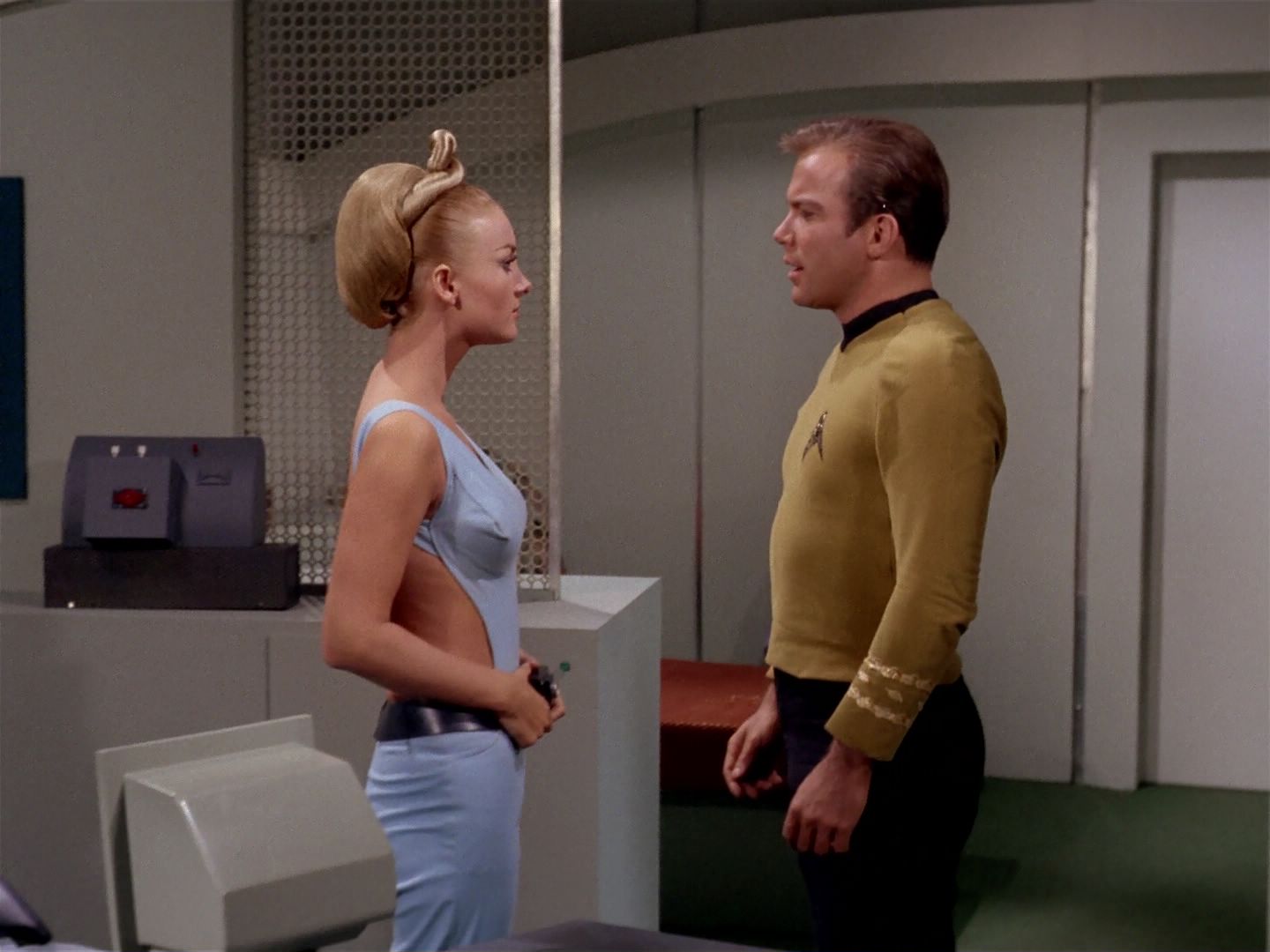ariane179254_StarTrek_2x22_ByAnyOtherName_2253.jpg