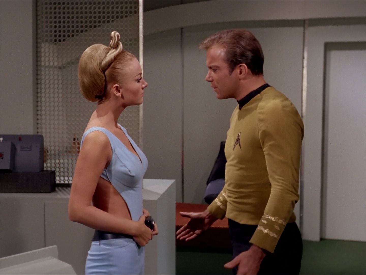 ariane179254_StarTrek_2x22_ByAnyOtherName_2259.jpg