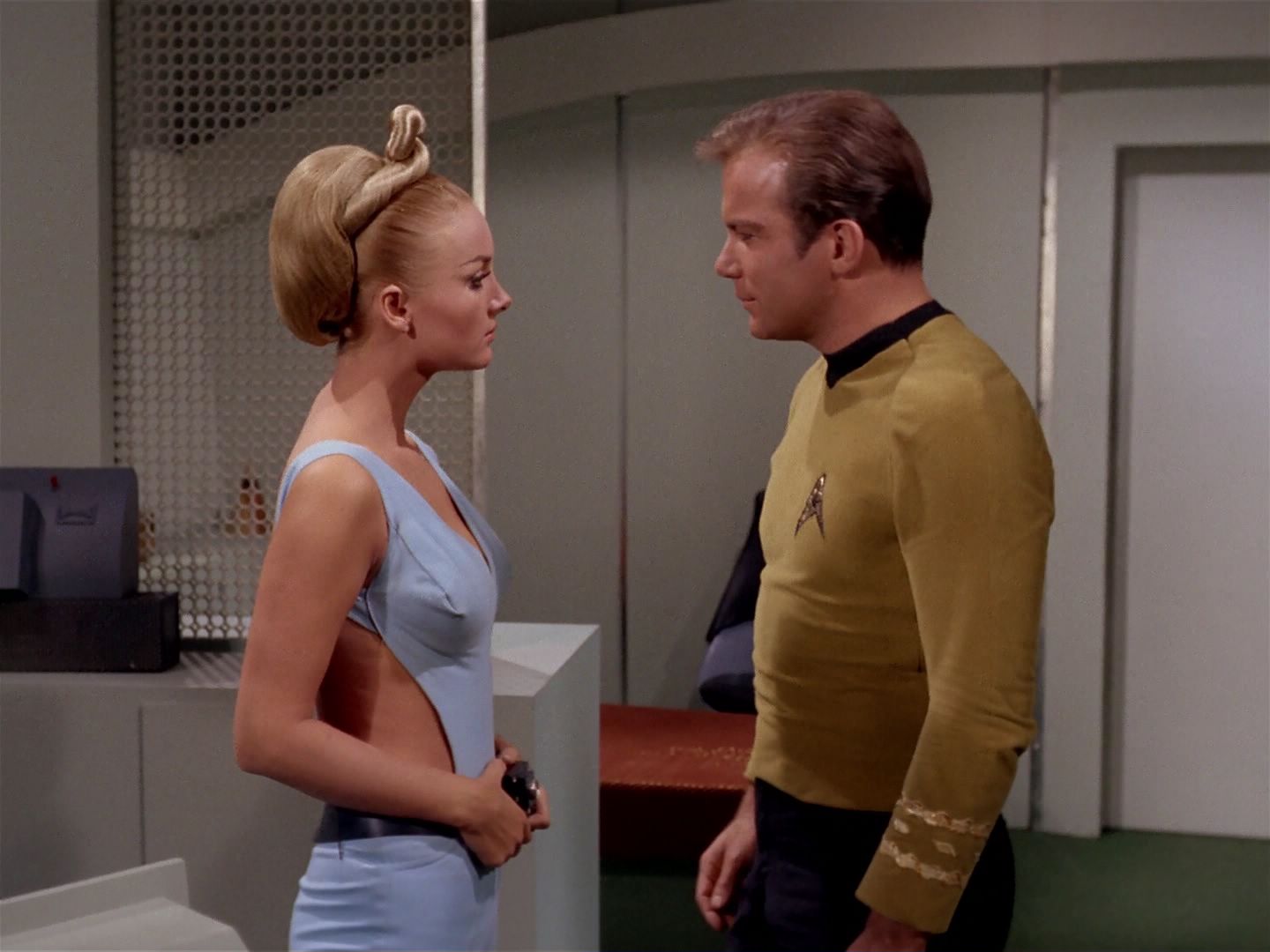 ariane179254_StarTrek_2x22_ByAnyOtherName_2269.jpg