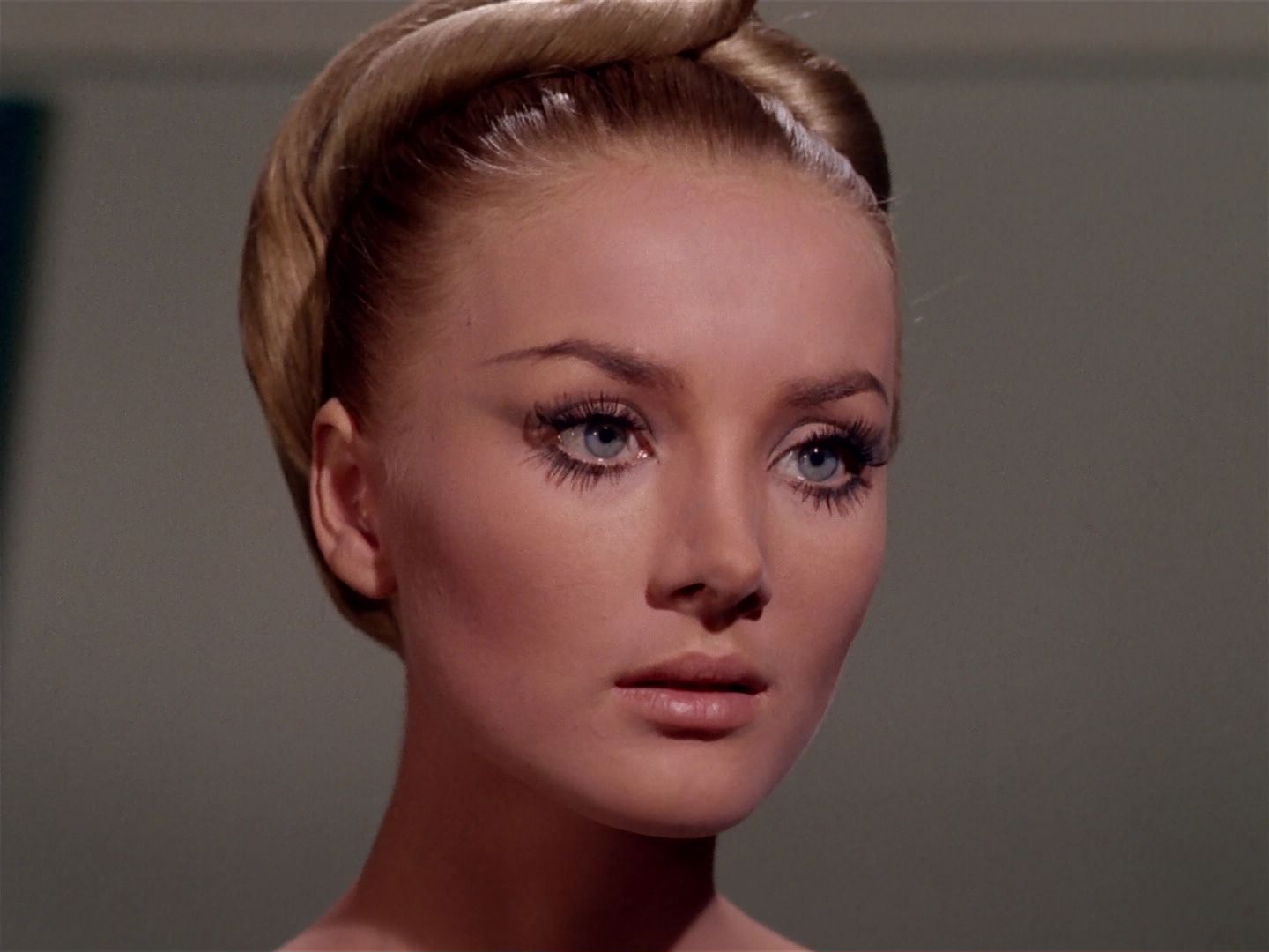 ariane179254_StarTrek_2x22_ByAnyOtherName_2281.jpg