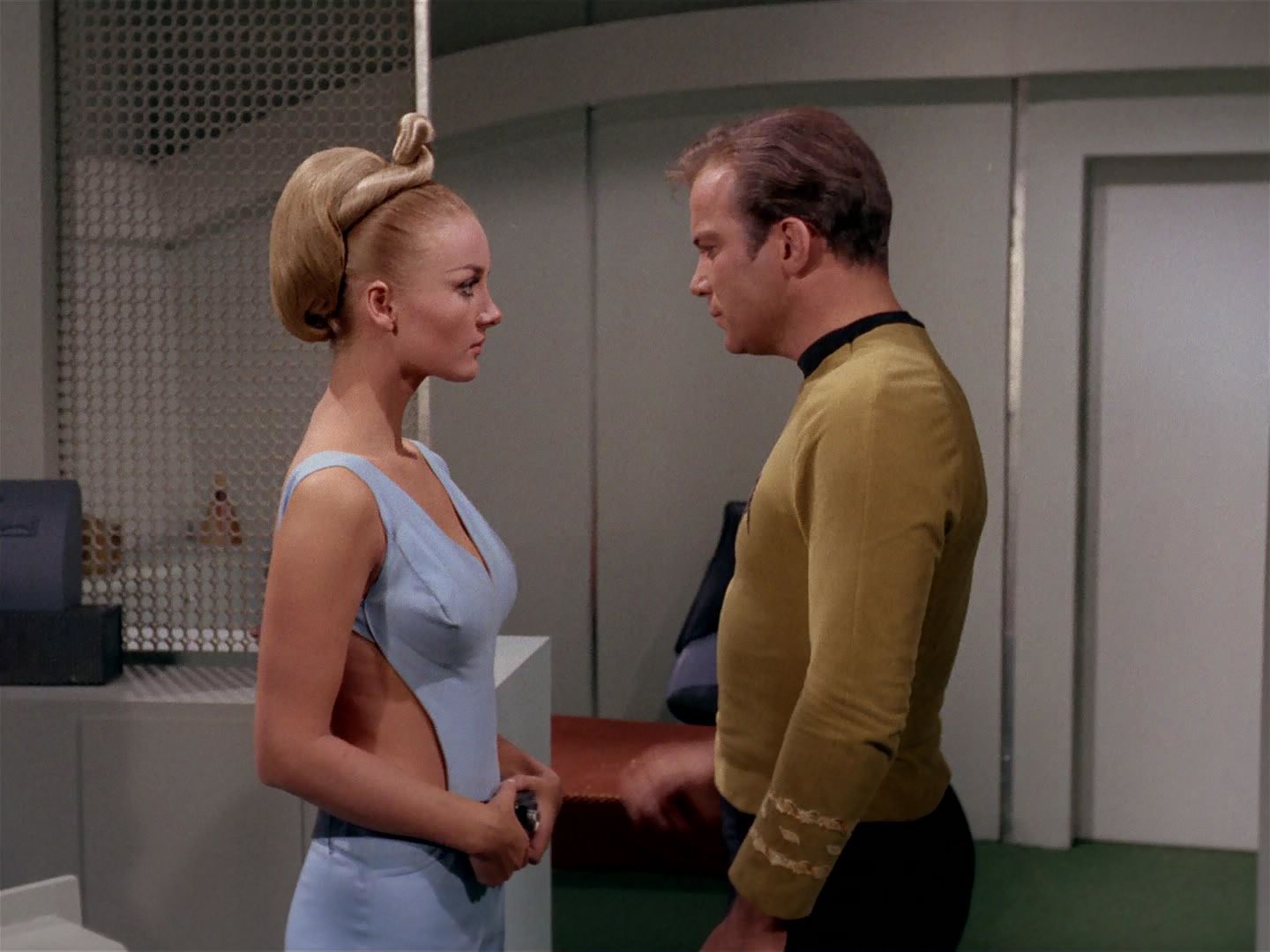 ariane179254_StarTrek_2x22_ByAnyOtherName_2284.jpg