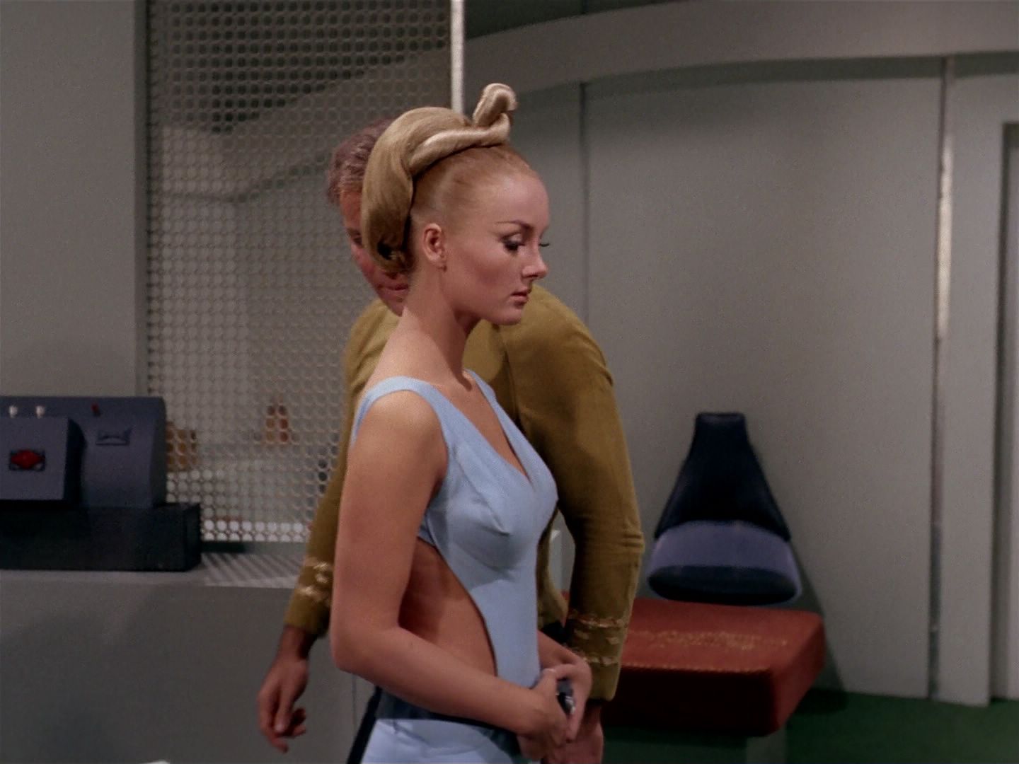 ariane179254_StarTrek_2x22_ByAnyOtherName_2292.jpg
