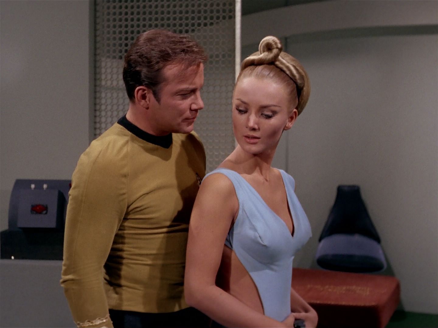 ariane179254_StarTrek_2x22_ByAnyOtherName_2297.jpg