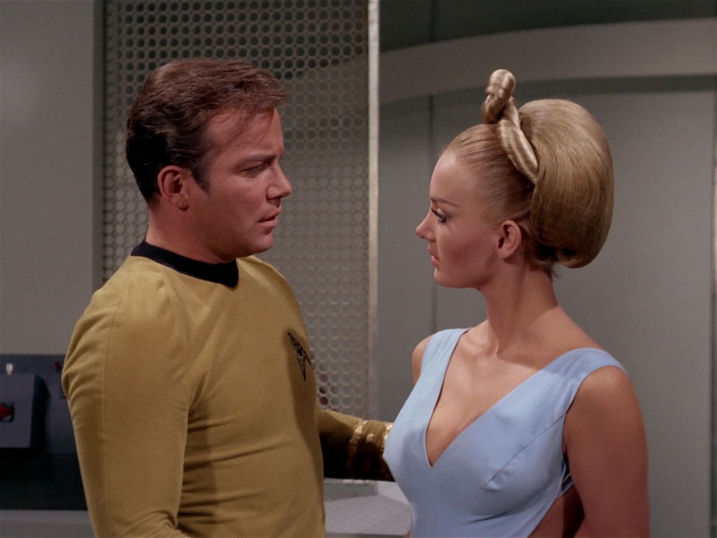 ariane179254_StarTrek_2x22_ByAnyOtherName_2323.jpg