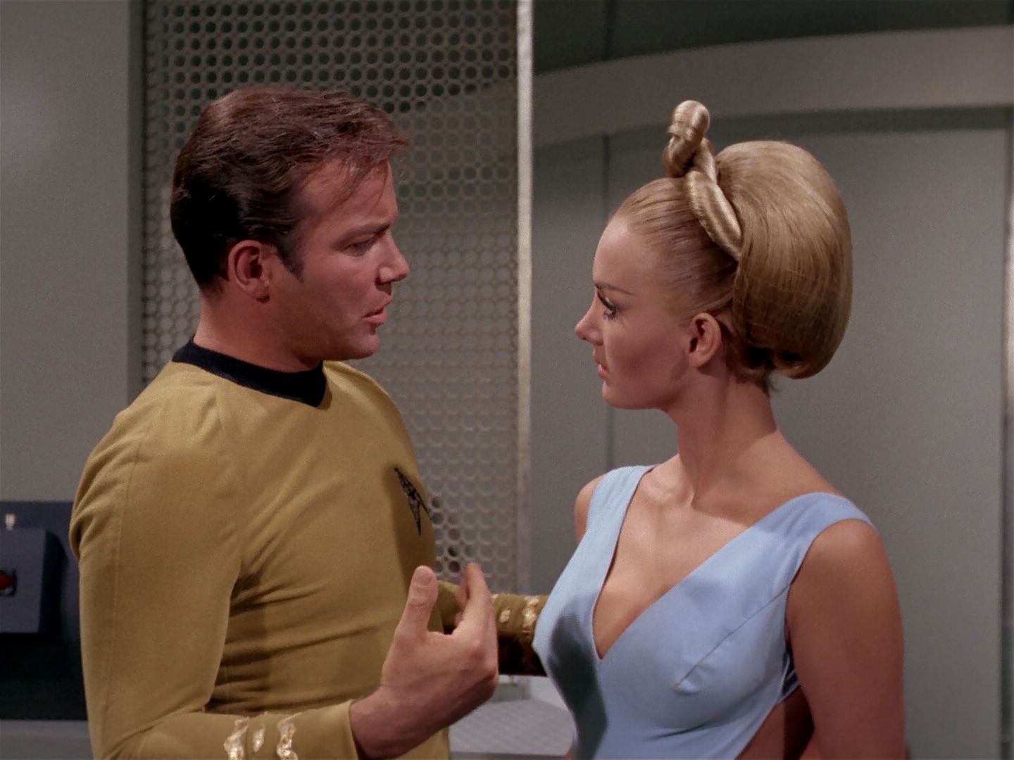 ariane179254_StarTrek_2x22_ByAnyOtherName_2324.jpg