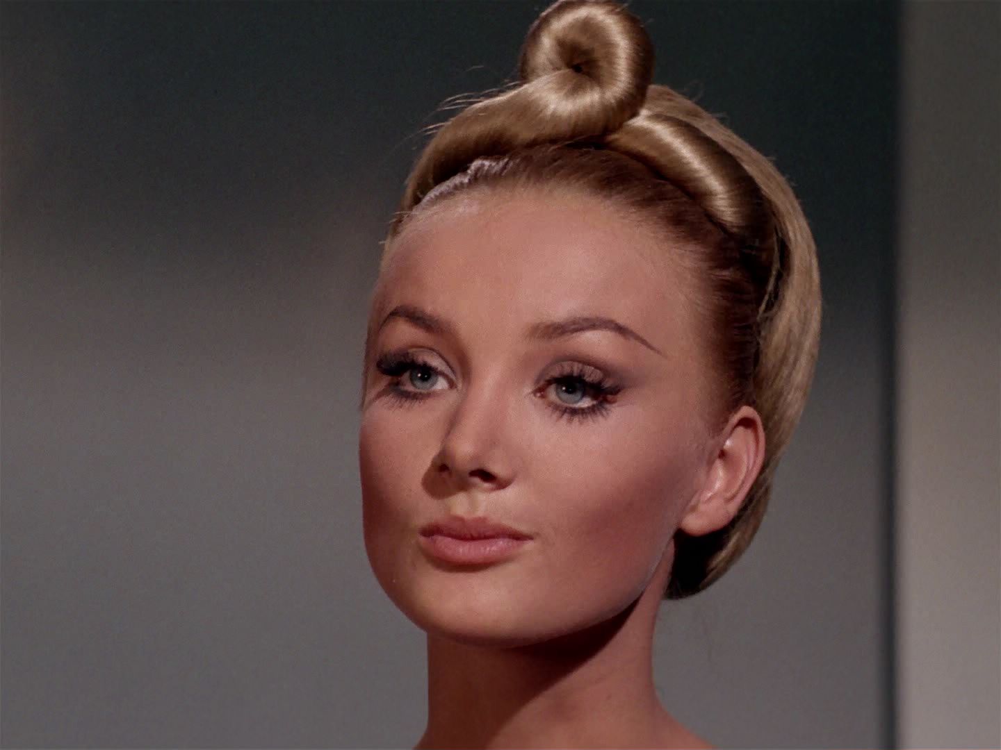 ariane179254_StarTrek_2x22_ByAnyOtherName_2329.jpg