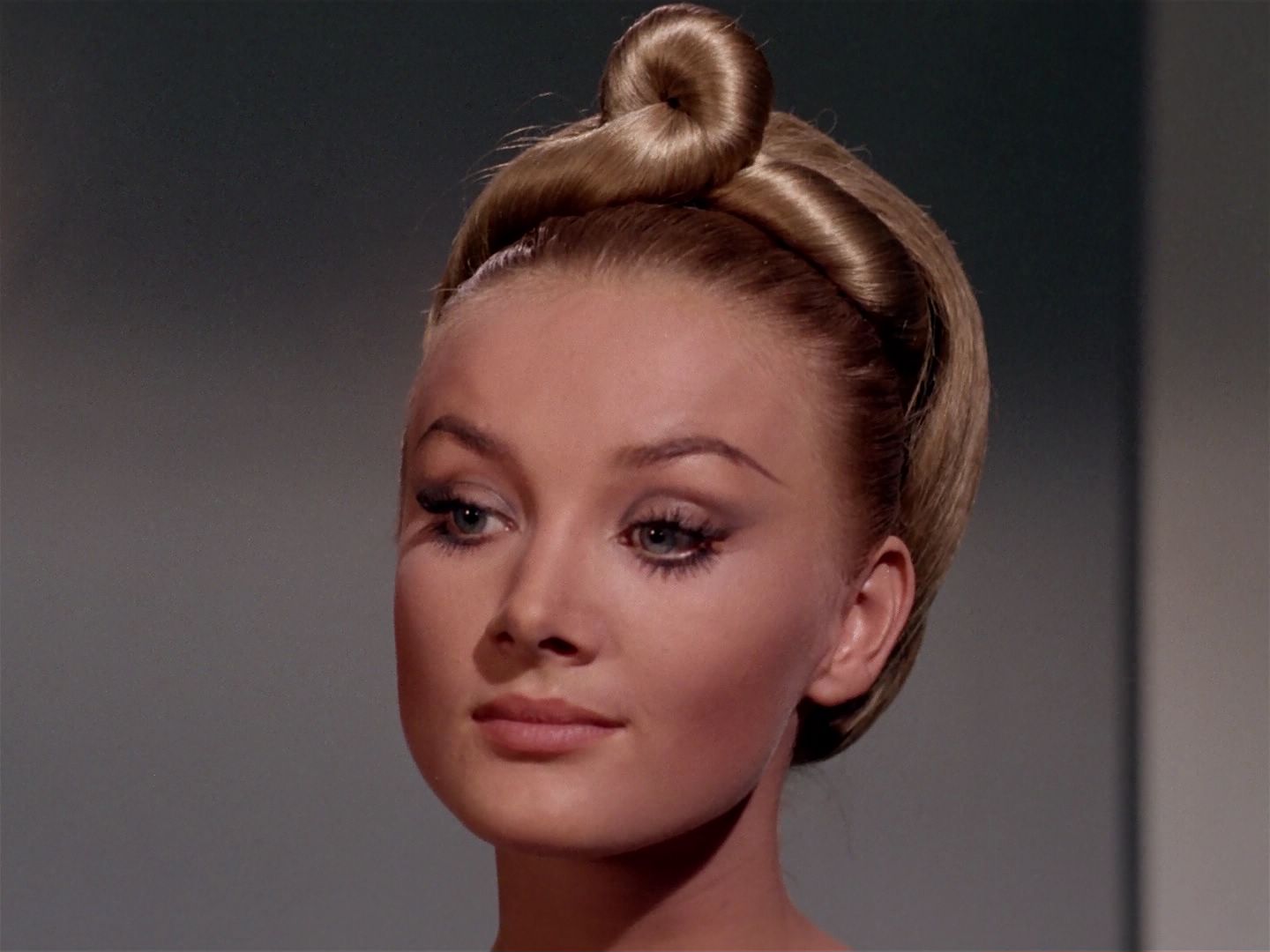 ariane179254_StarTrek_2x22_ByAnyOtherName_2341.jpg